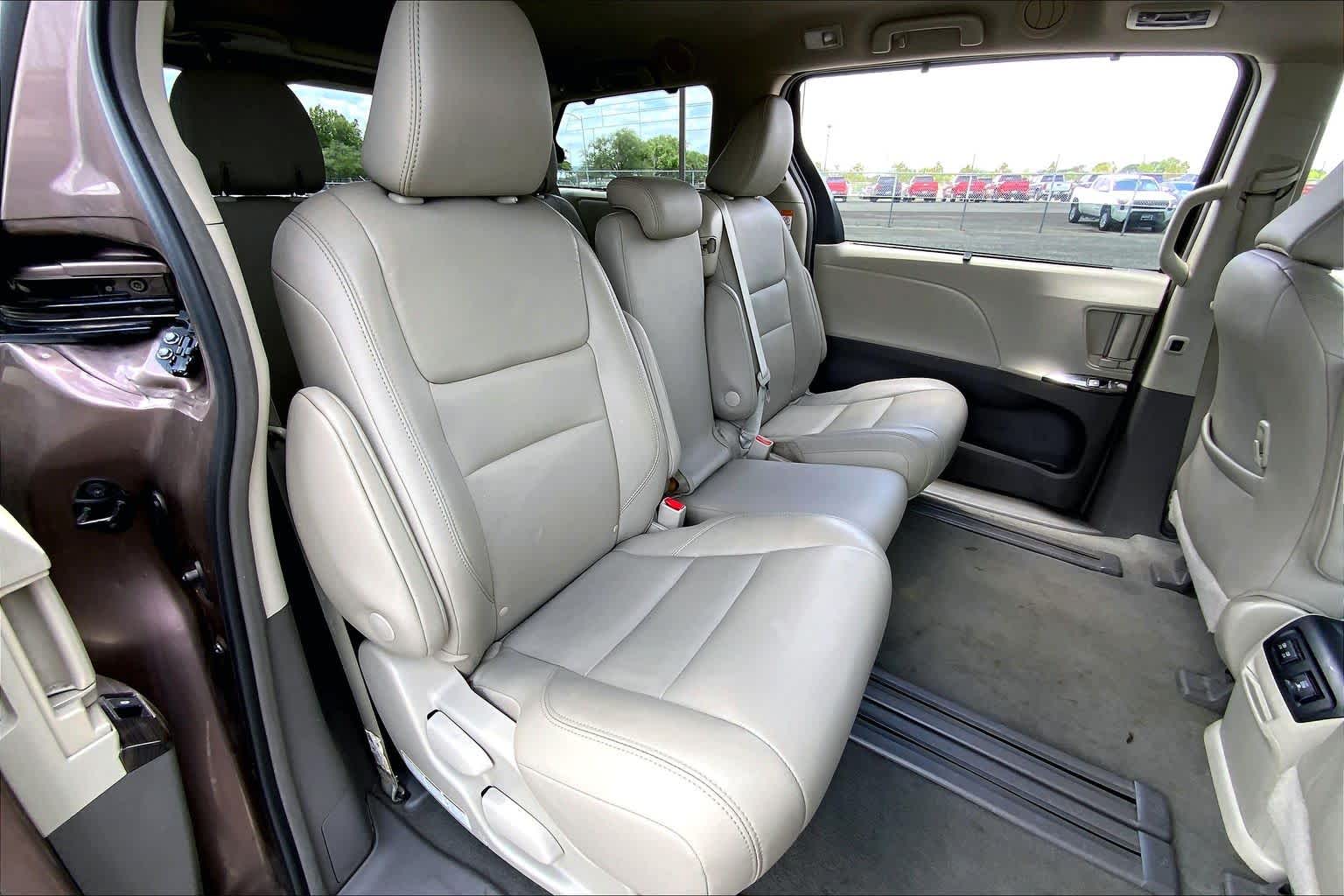 2019 Toyota Sienna XLE Premium Toasted Walnut Pearl at Group 1 Toyota Southwest