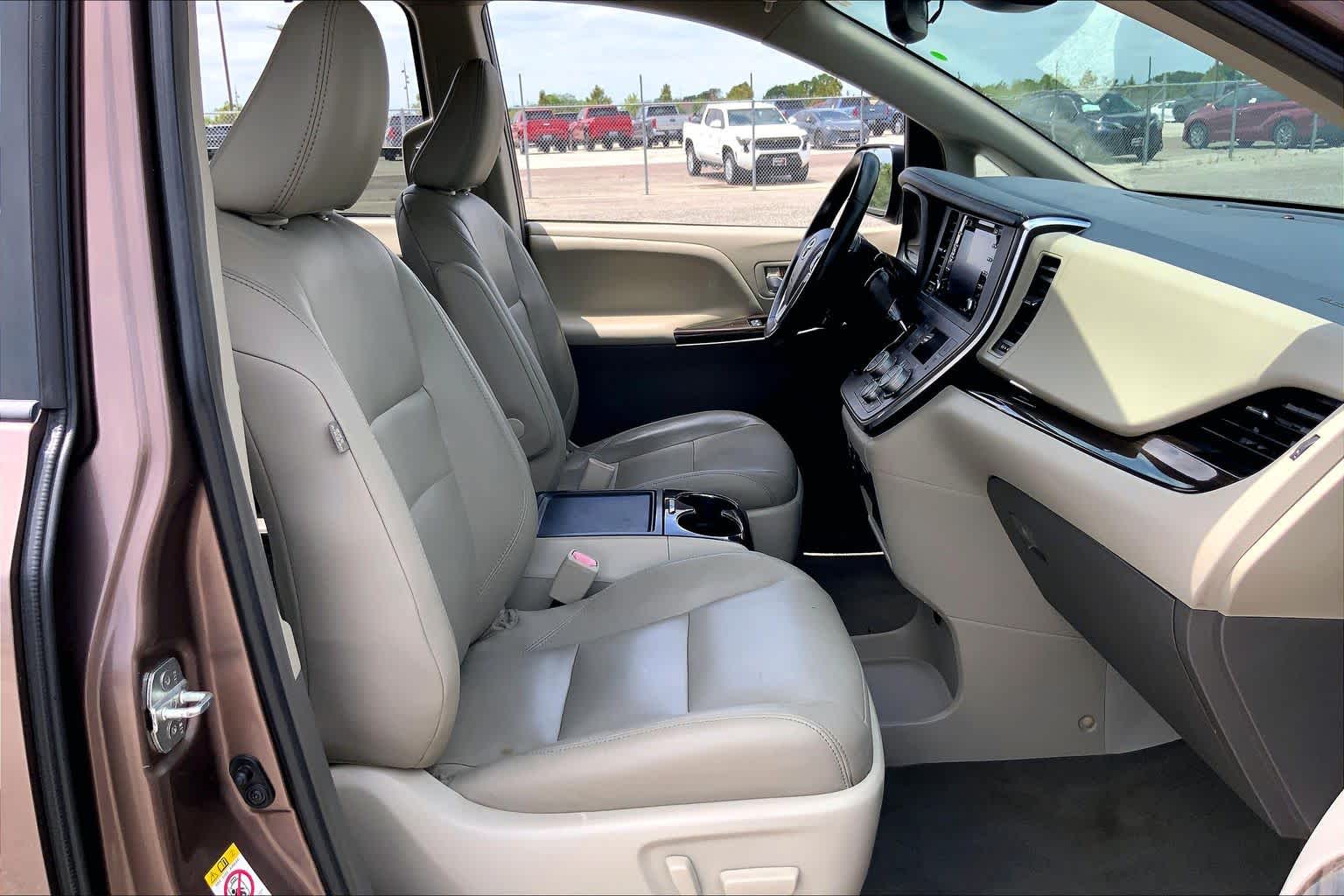 2019 Toyota Sienna XLE Premium Toasted Walnut Pearl at Group 1 Toyota Southwest