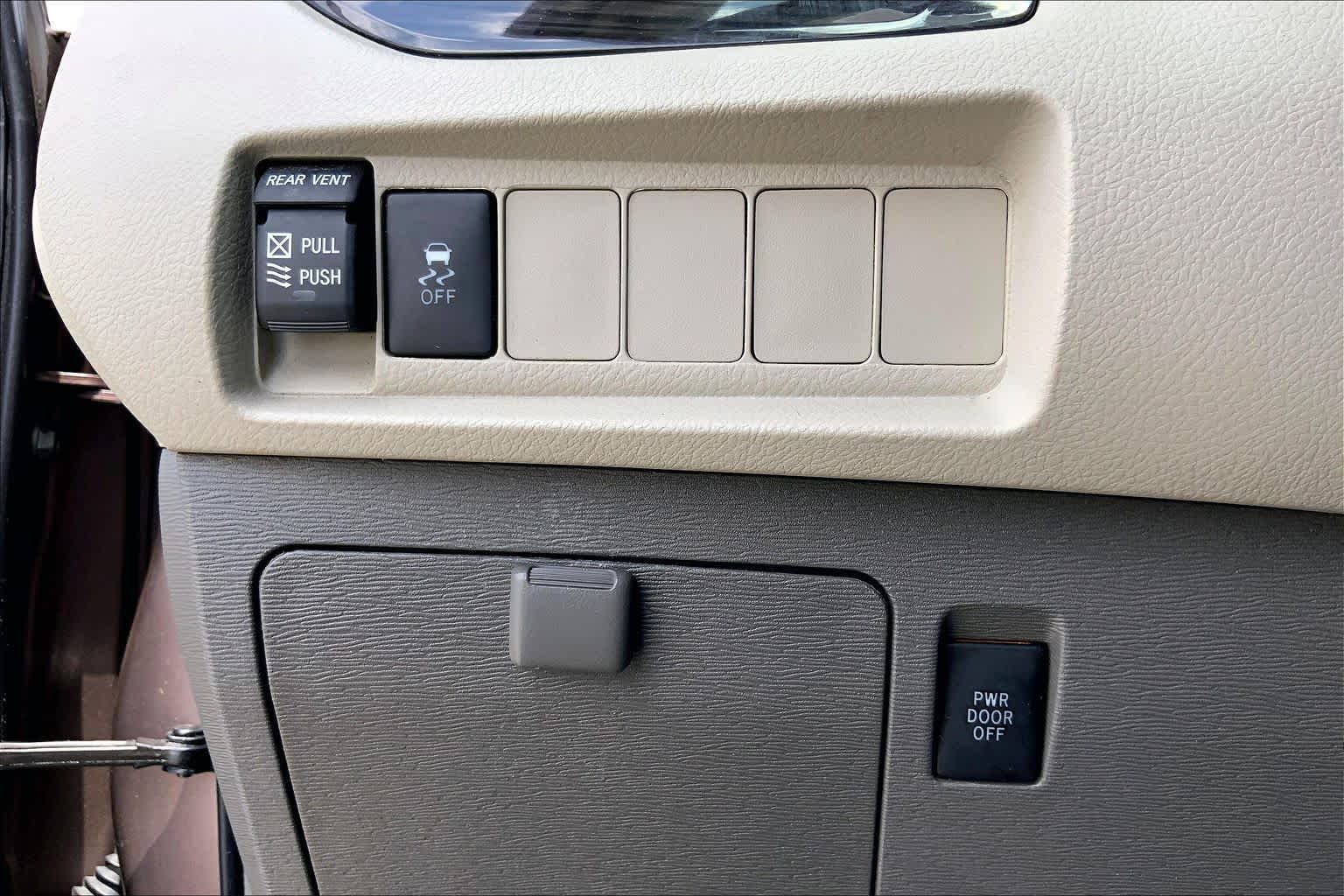 2019 Toyota Sienna XLE Premium Toasted Walnut Pearl at Group 1 Toyota Southwest
