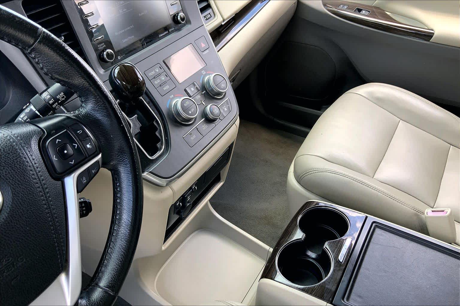 2019 Toyota Sienna XLE Premium Toasted Walnut Pearl at Group 1 Toyota Southwest