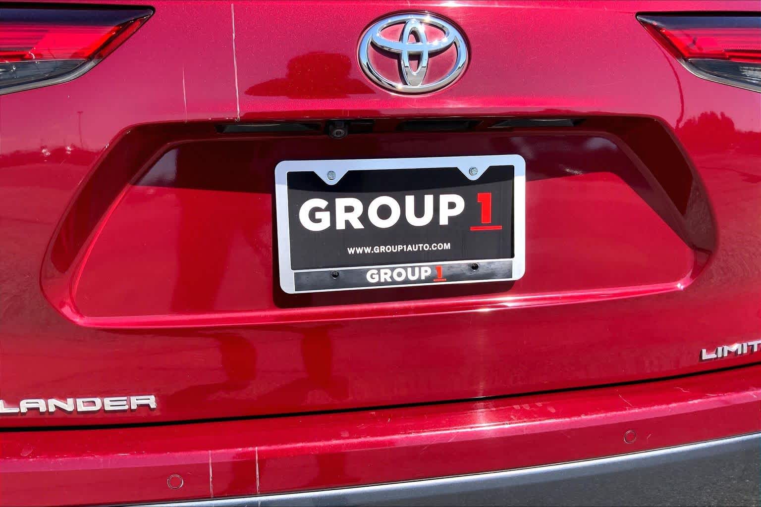 2020 Toyota Highlander Limited Ruby Flare Pearl at Group 1 Toyota Southwest