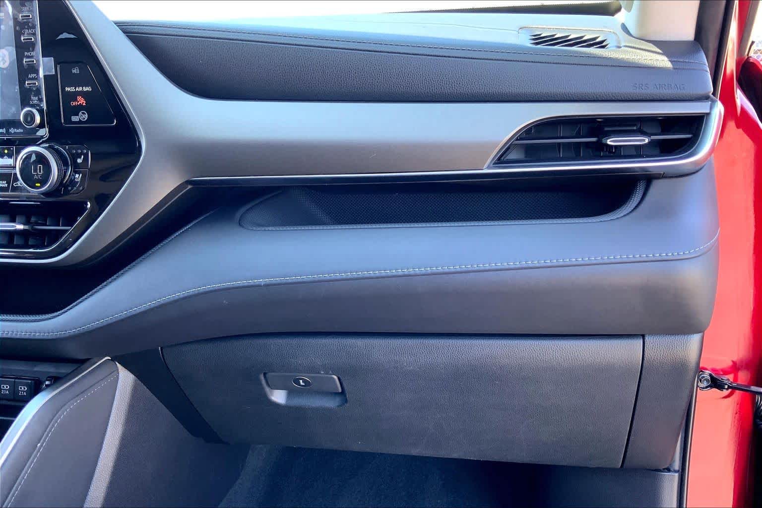 2020 Toyota Highlander Limited Ruby Flare Pearl at Group 1 Toyota Southwest