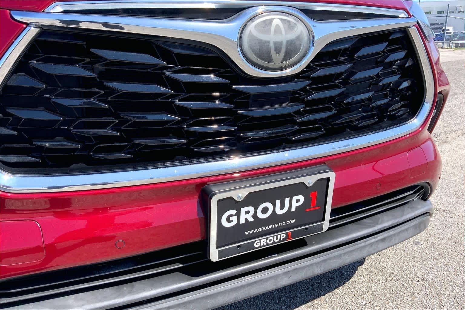 2020 Toyota Highlander Limited Ruby Flare Pearl at Group 1 Toyota Southwest