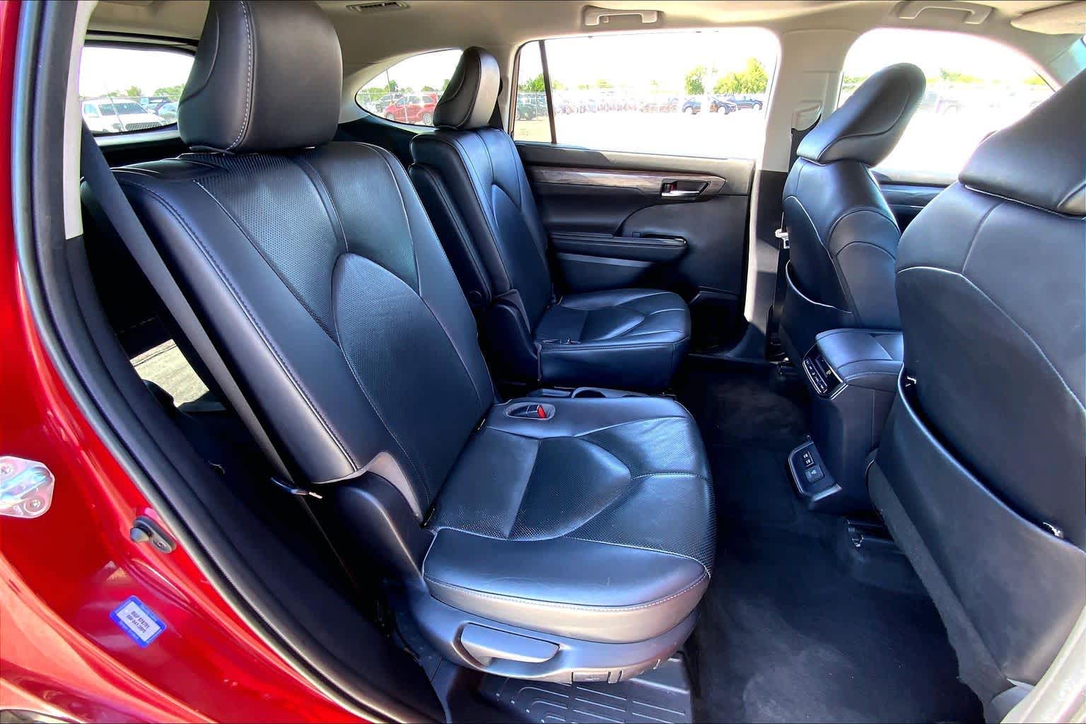 2020 Toyota Highlander Limited Ruby Flare Pearl at Group 1 Toyota Southwest