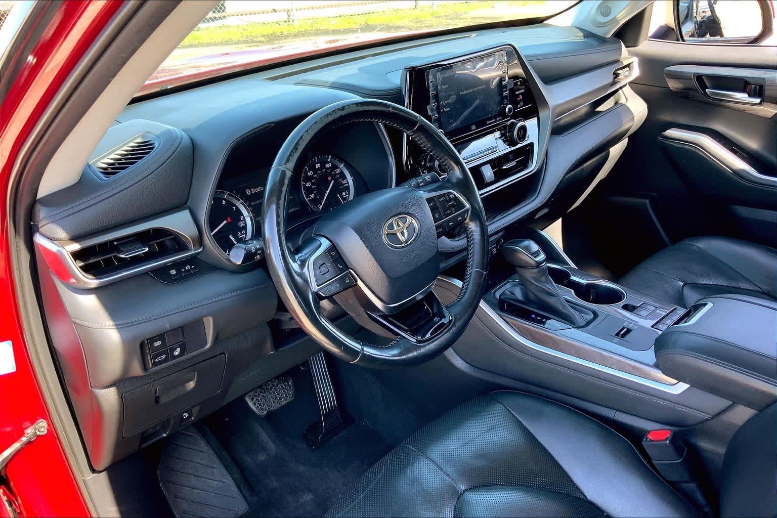 2020 Toyota Highlander Limited Ruby Flare Pearl at Group 1 Toyota Southwest
