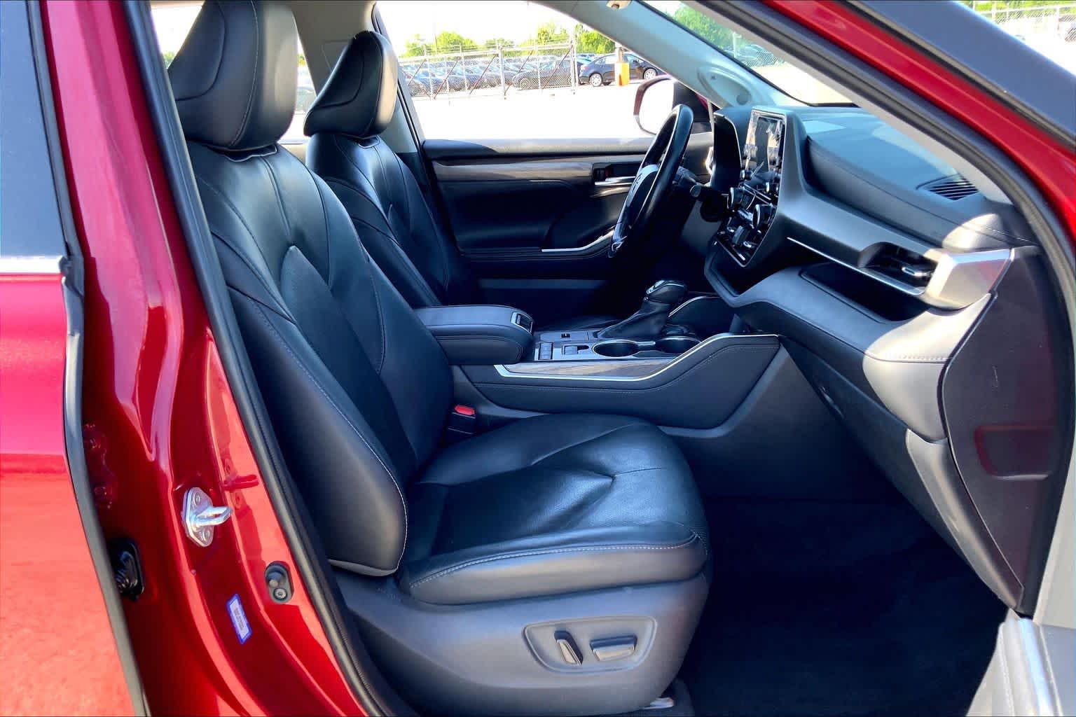 2020 Toyota Highlander Limited Ruby Flare Pearl at Group 1 Toyota Southwest
