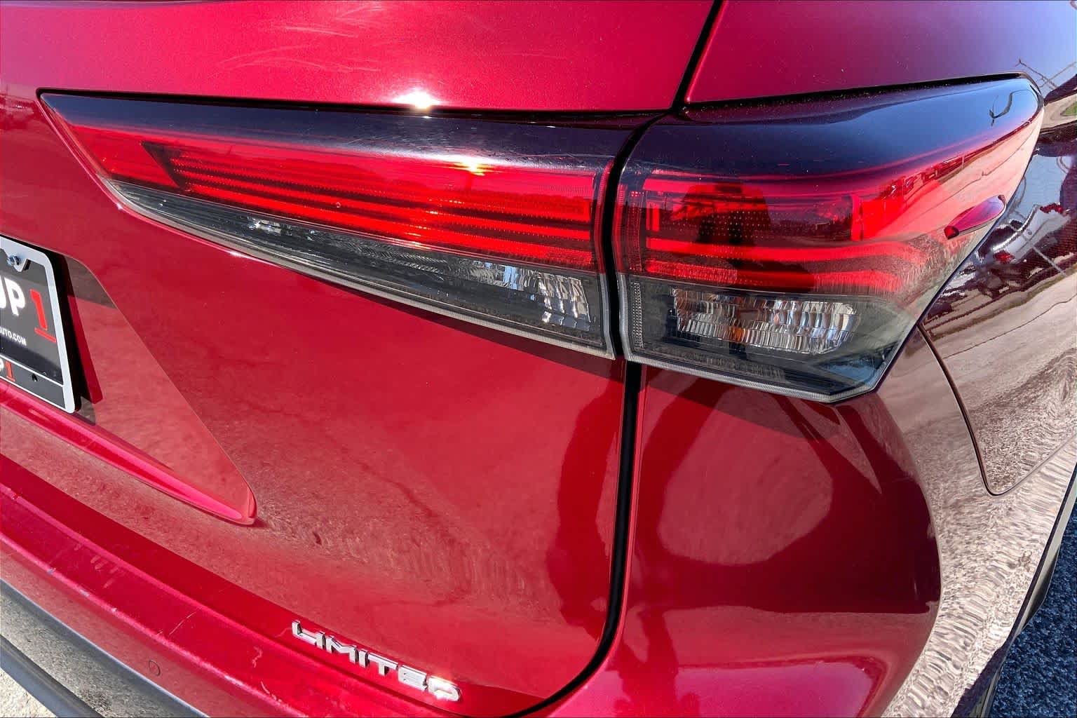2020 Toyota Highlander Limited Ruby Flare Pearl at Group 1 Toyota Southwest