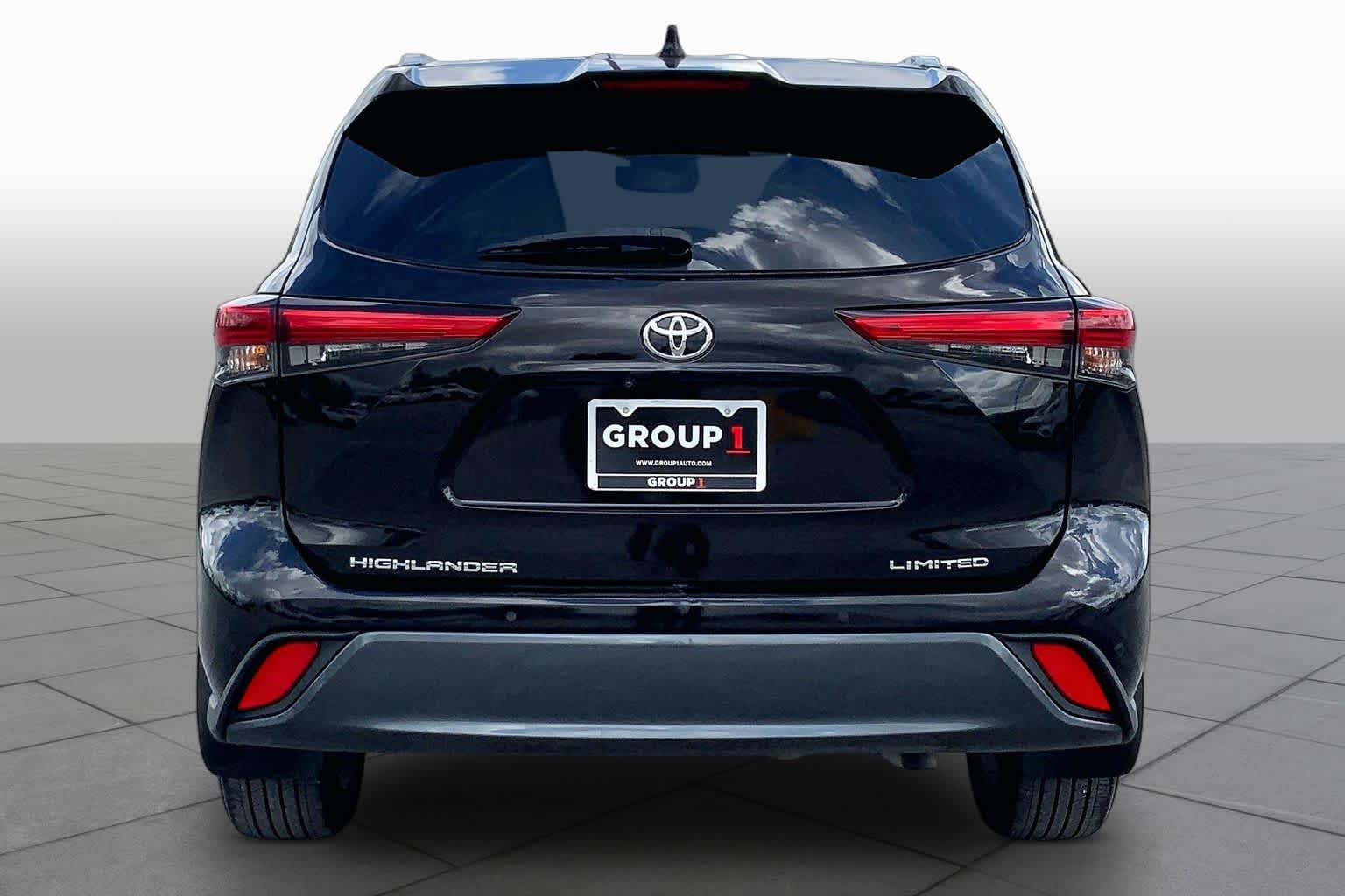 2020 Toyota Highlander photo 5 of 36