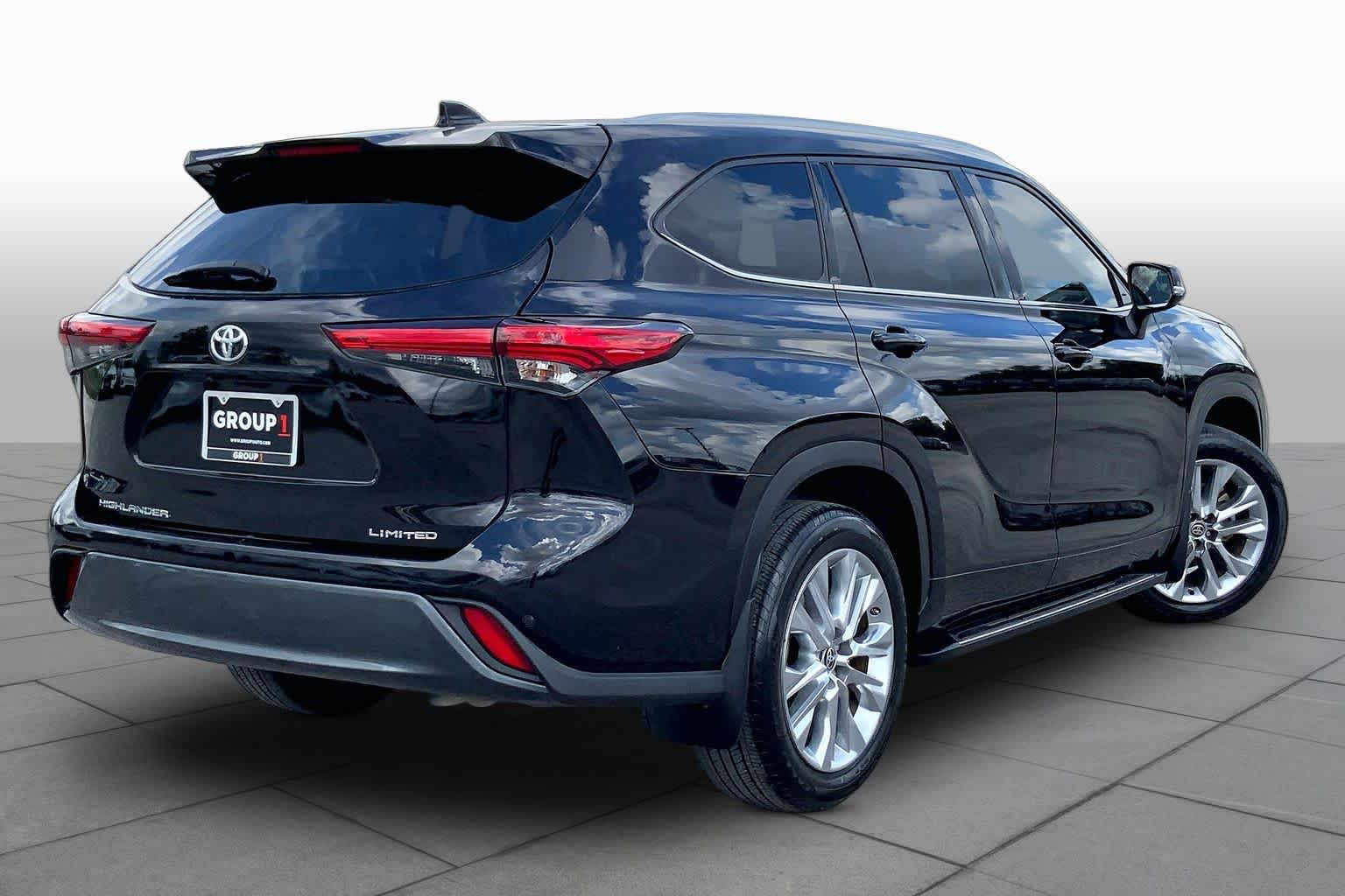 2020 Toyota Highlander photo 13 of 36