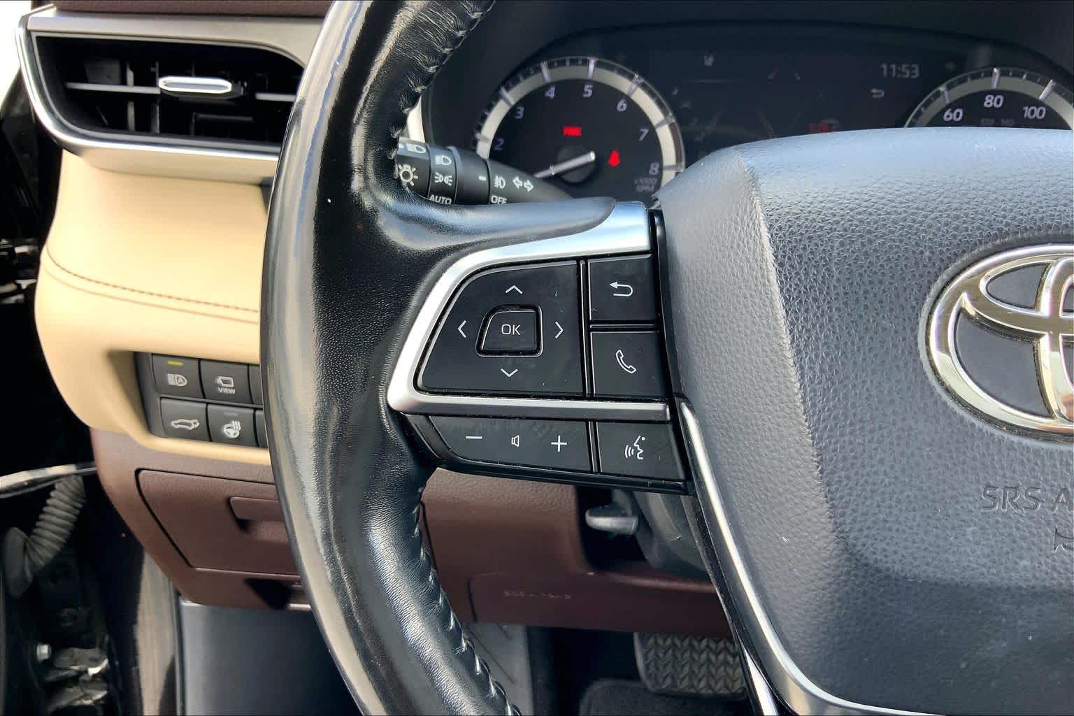 2020 Toyota Highlander photo 23 of 36