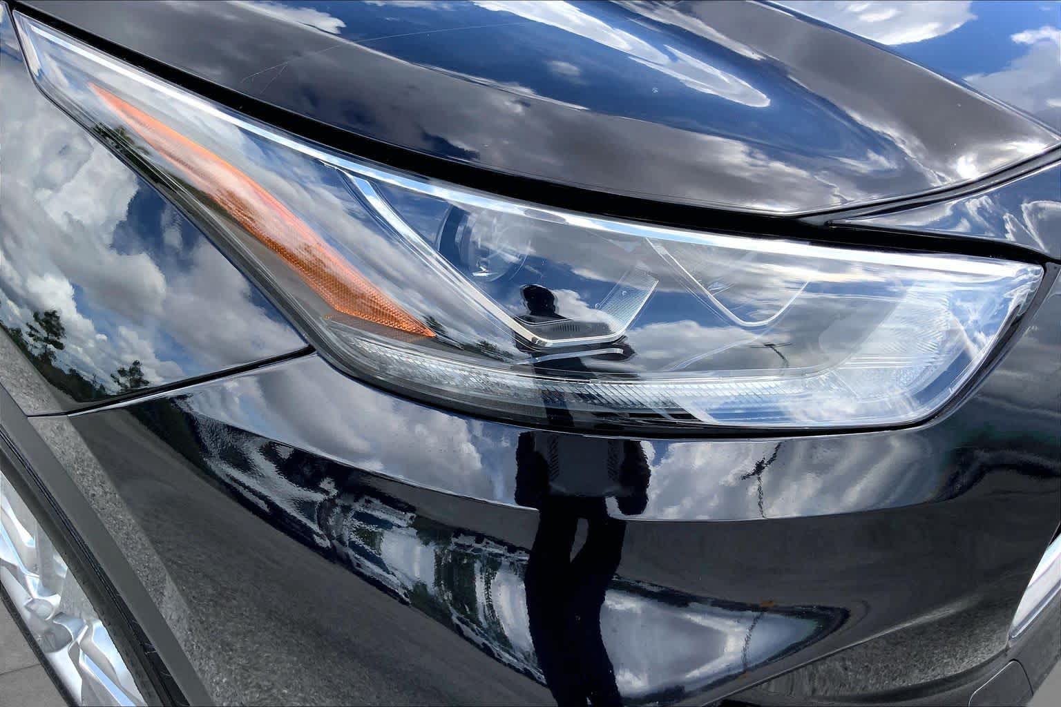 2020 Toyota Highlander photo 27 of 36