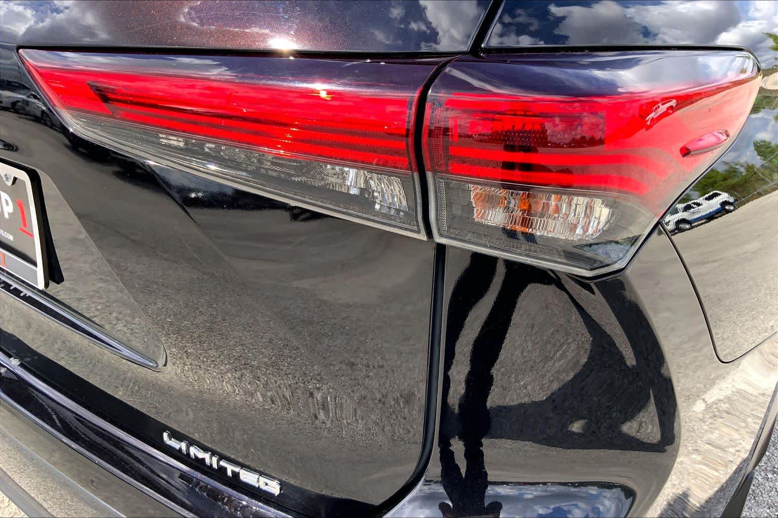 2020 Toyota Highlander photo 30 of 36