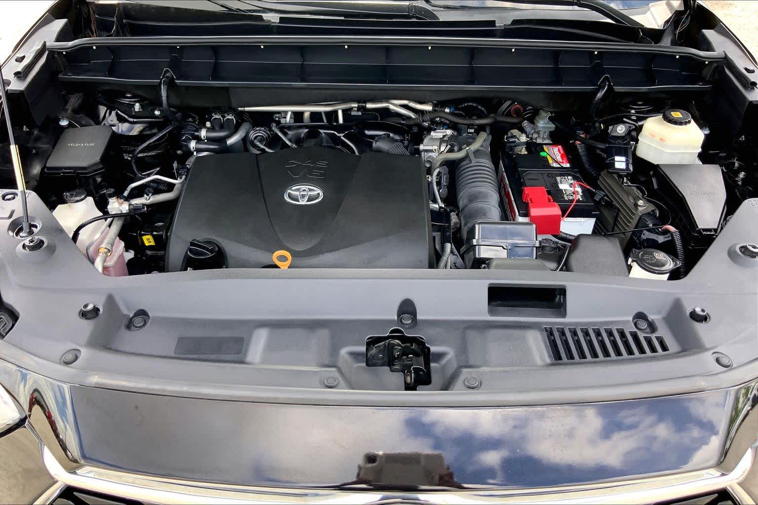 2020 Toyota Highlander photo 31 of 36