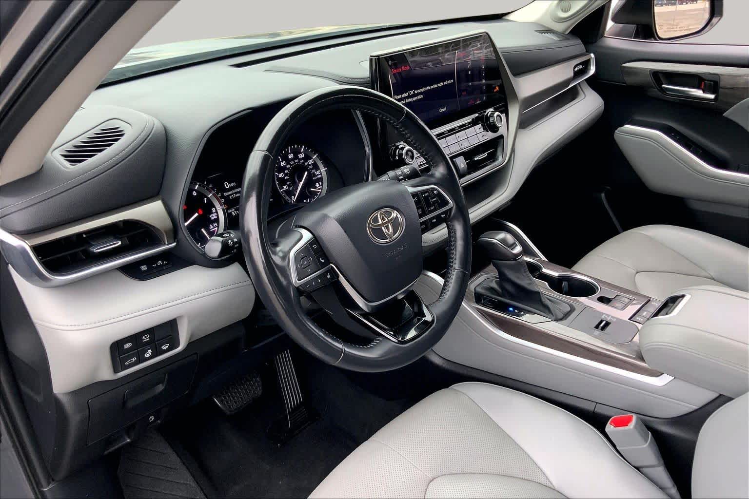 2020 Toyota Highlander Limited Magnetic Gray Metallic at Group 1 Toyota Southwest