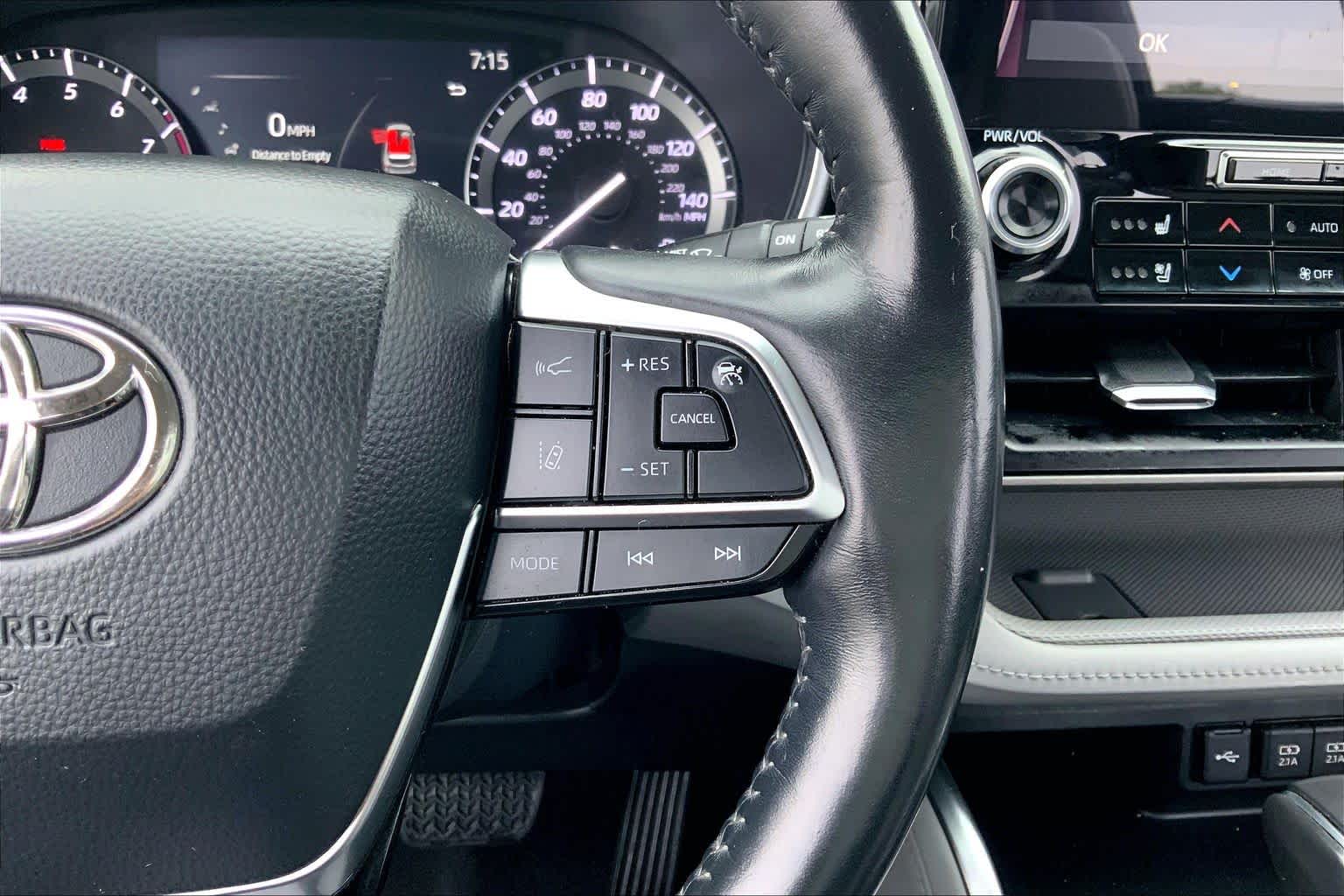2020 Toyota Highlander Limited Magnetic Gray Metallic at Group 1 Toyota Southwest