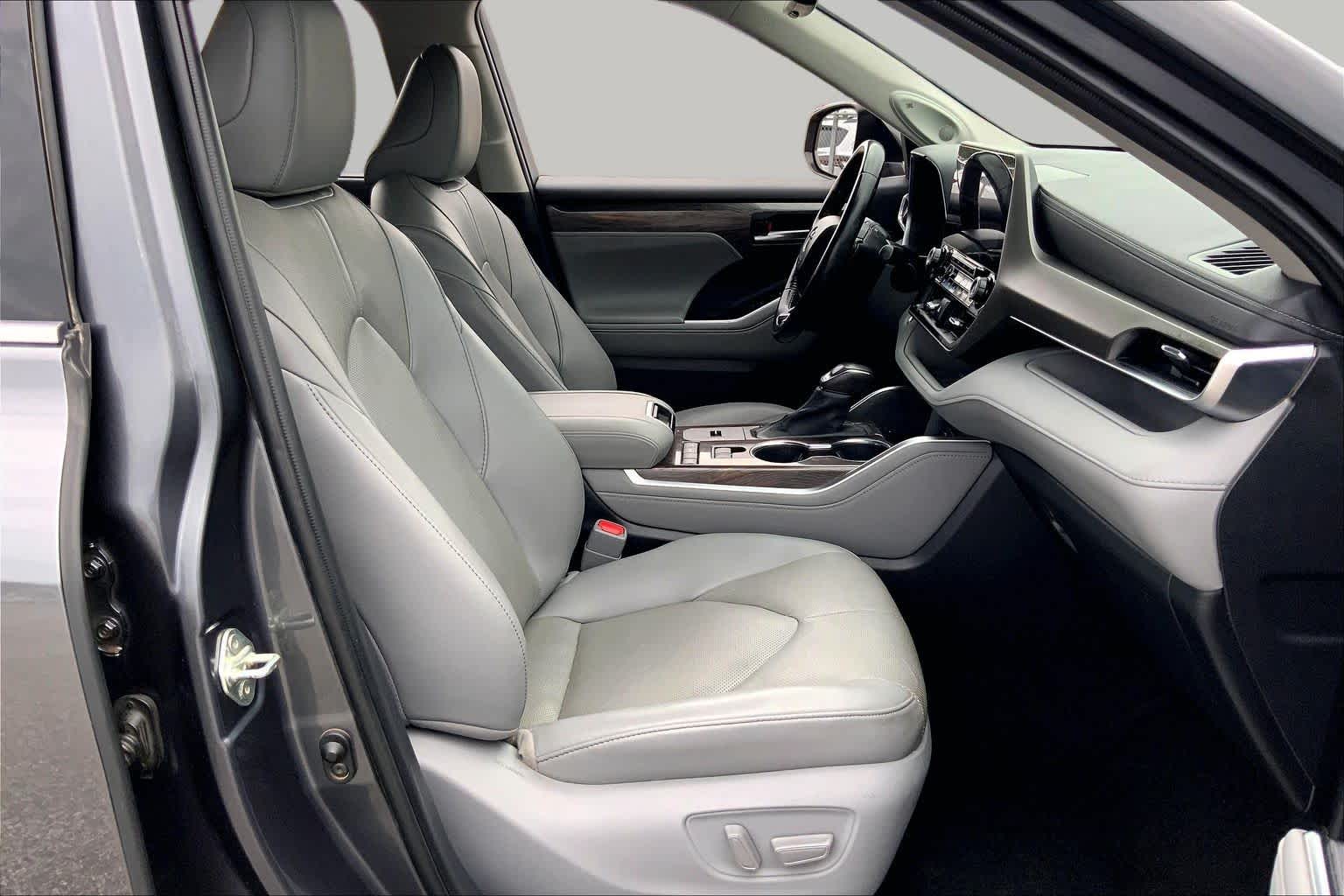 2020 Toyota Highlander Limited Magnetic Gray Metallic at Group 1 Toyota Southwest