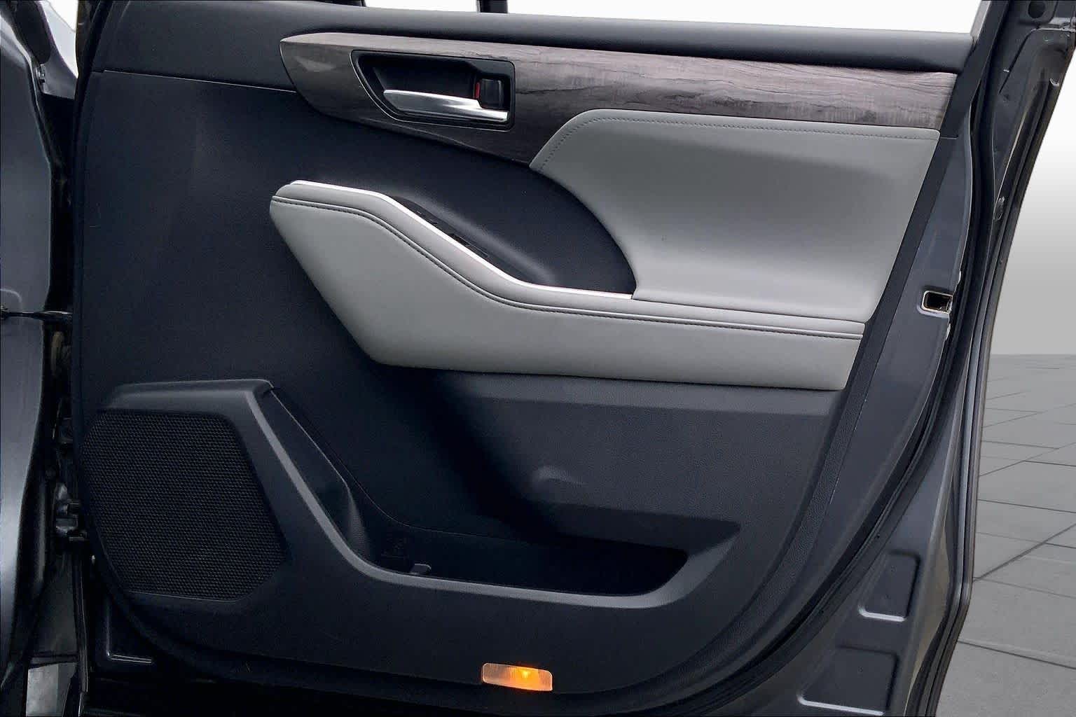 2020 Toyota Highlander Limited Magnetic Gray Metallic at Group 1 Toyota Southwest