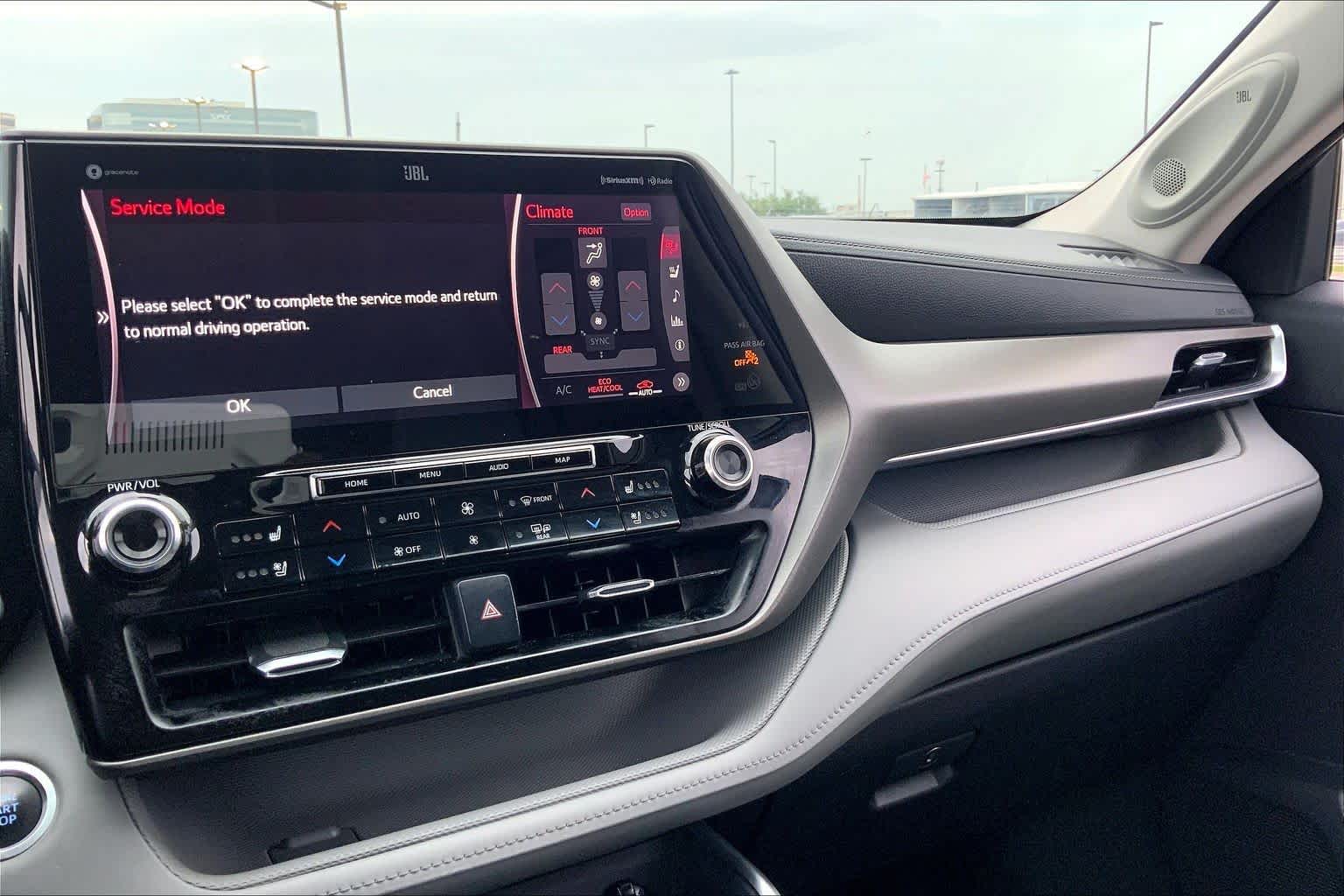2020 Toyota Highlander Limited Magnetic Gray Metallic at Group 1 Toyota Southwest