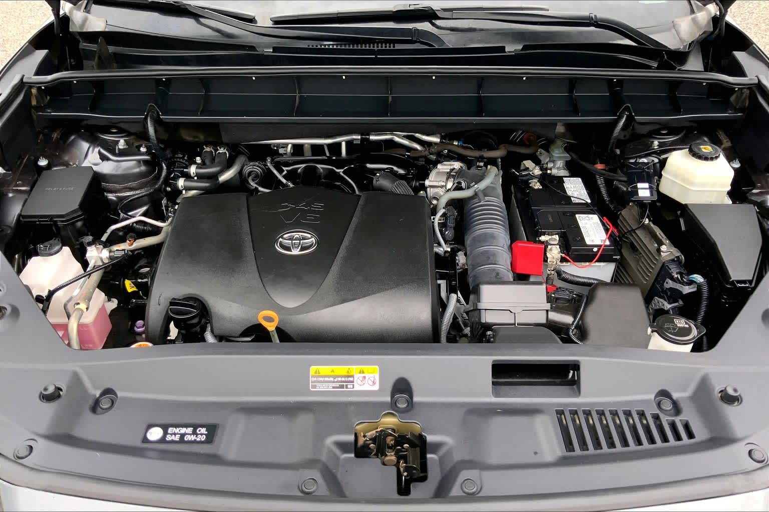 2020 Toyota Highlander Limited Magnetic Gray Metallic at Group 1 Toyota Southwest