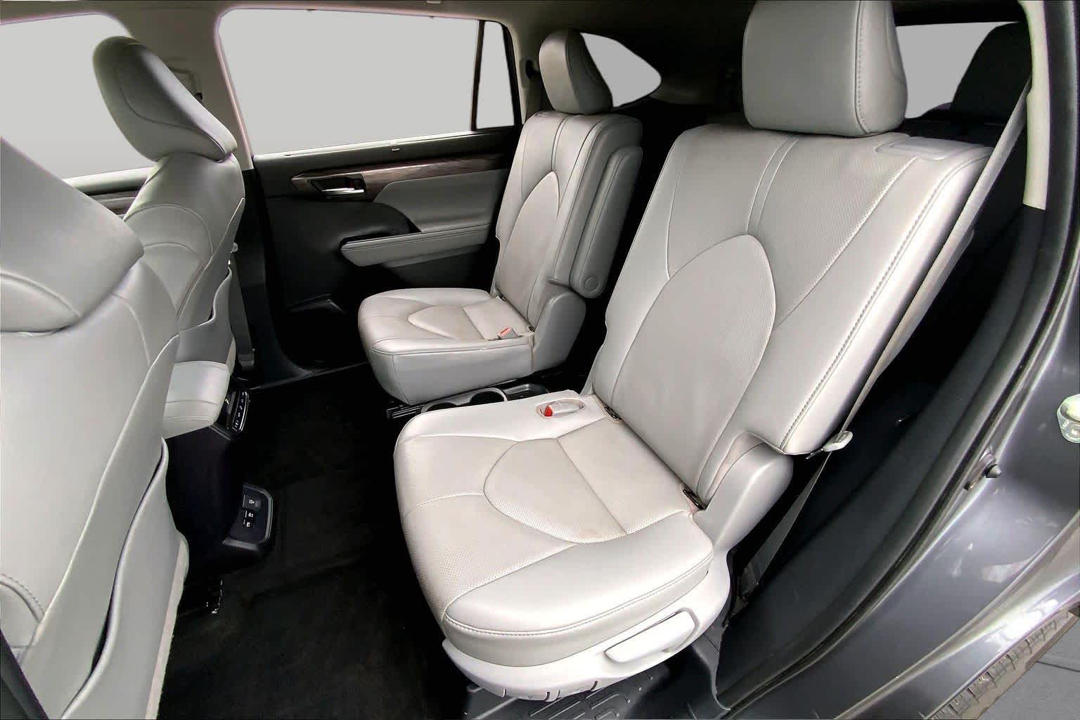 2020 Toyota Highlander Limited Magnetic Gray Metallic at Group 1 Toyota Southwest
