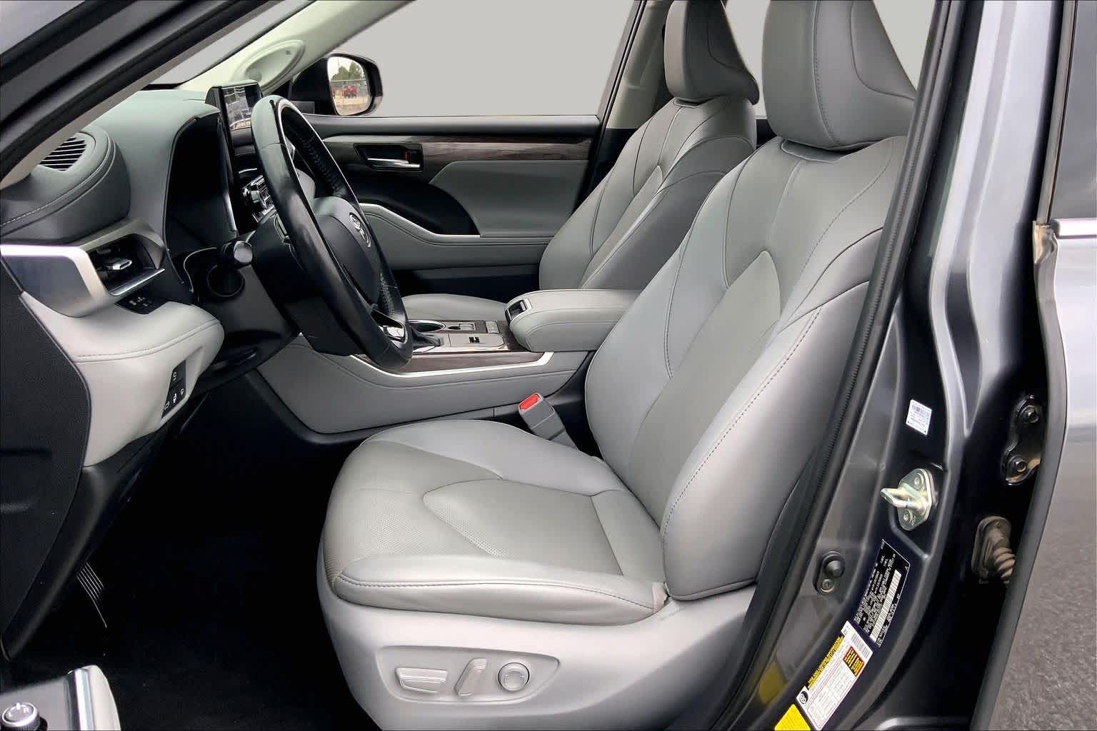 2020 Toyota Highlander Limited Magnetic Gray Metallic at Group 1 Toyota Southwest