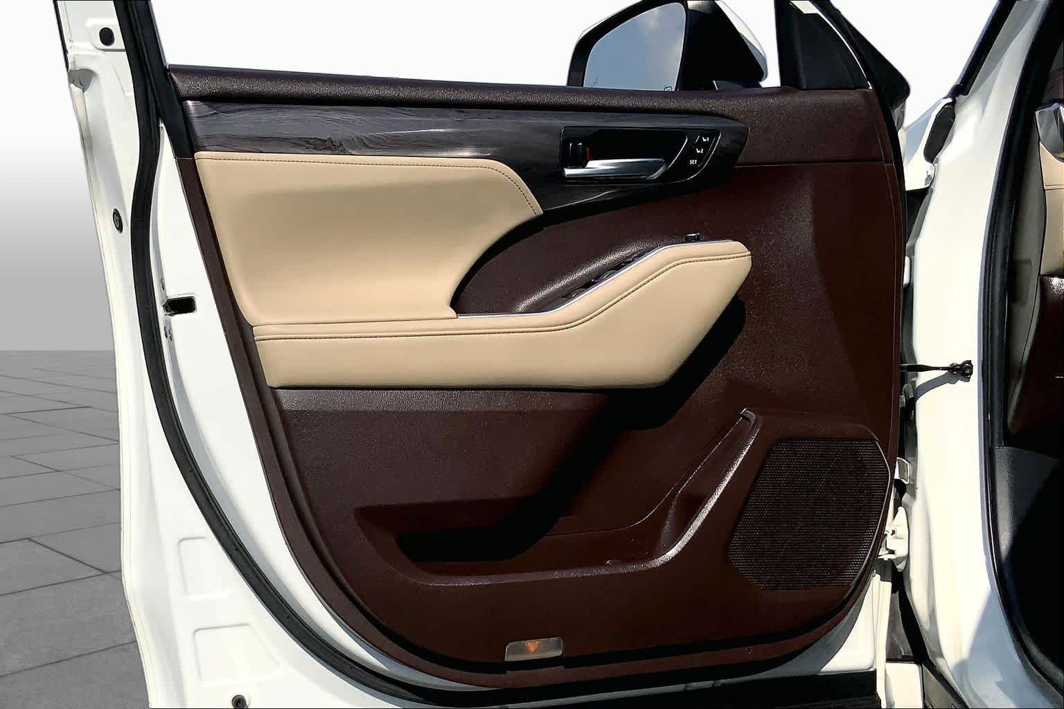 2020 Toyota Highlander Limited Blizzard Pearl at Lexus Southwest Houston