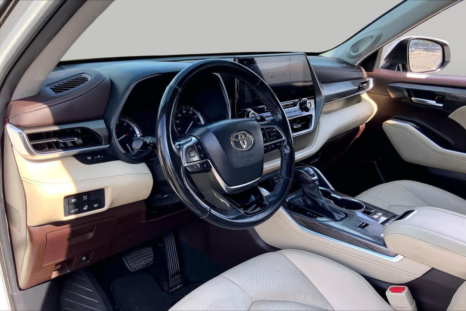 2020 Toyota Highlander Limited Blizzard Pearl at Lexus Southwest Houston