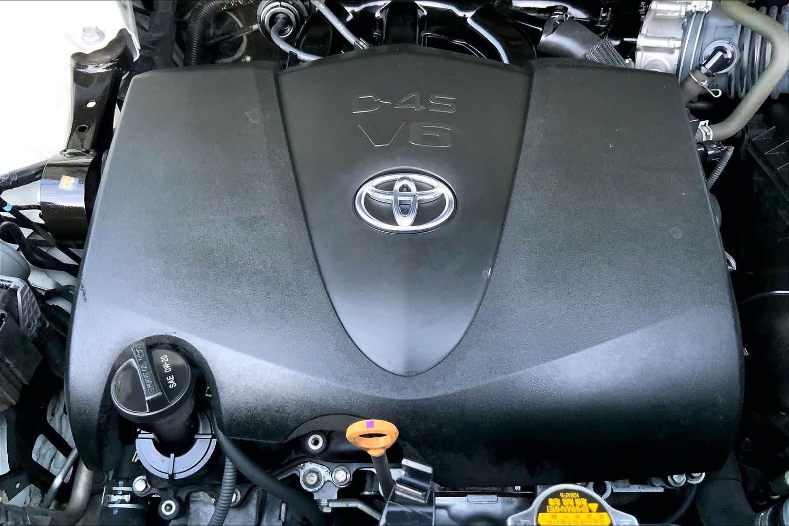 2017 Toyota Highlander photo 32 of 36