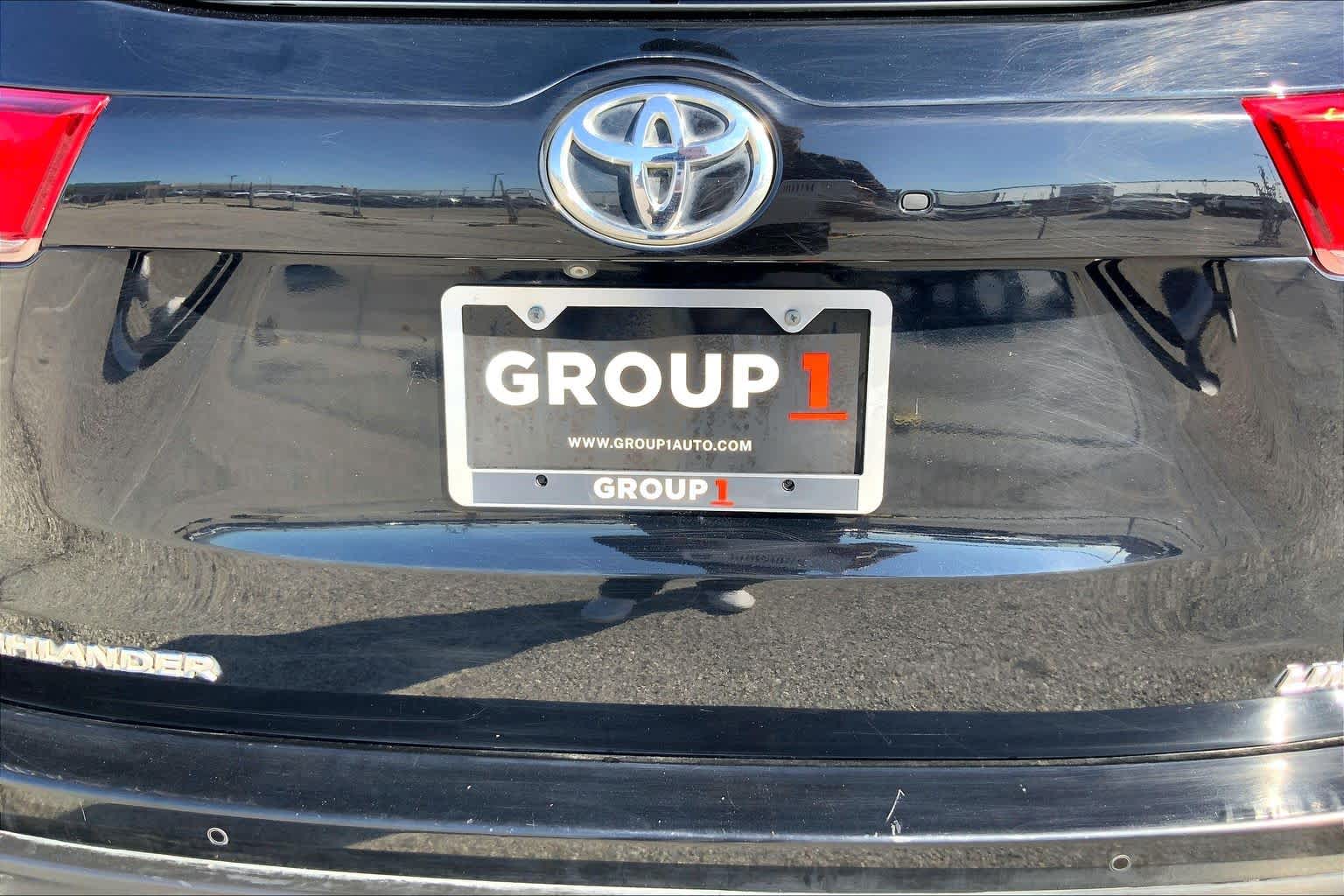 2019 Toyota Highlander Limited Platinum Midnight Black Metallic at Group 1 Toyota Southwest
