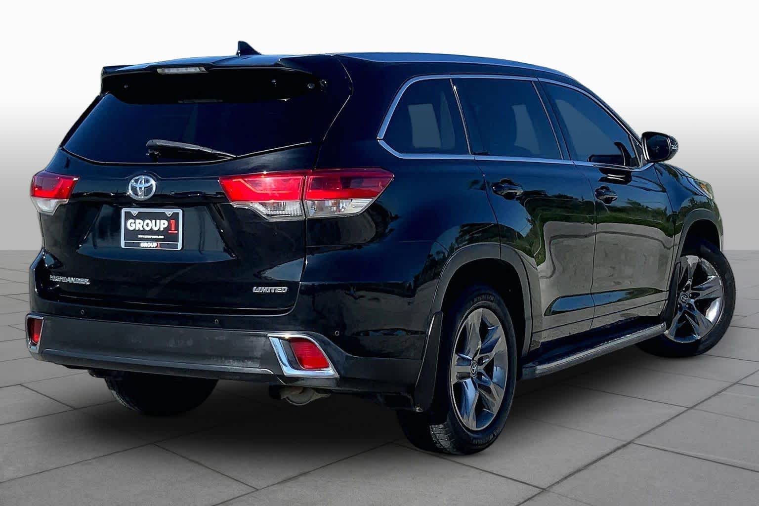 2019 Toyota Highlander Limited Platinum Midnight Black Metallic at Group 1 Toyota Southwest