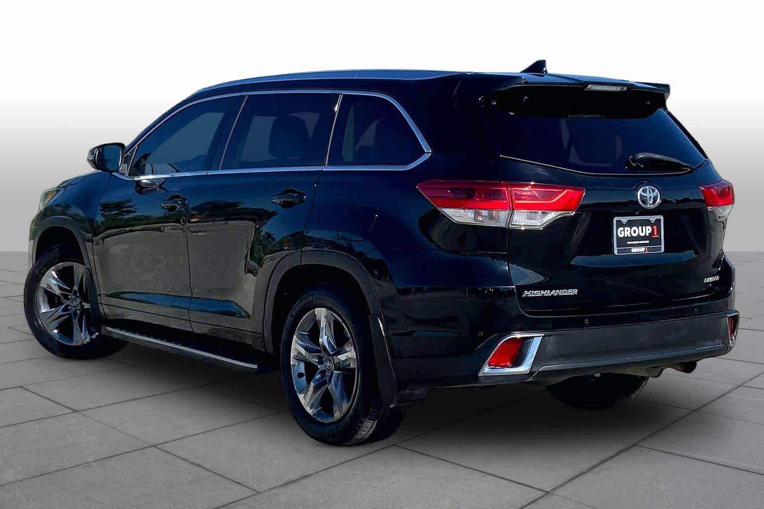 2019 Toyota Highlander Limited Platinum Midnight Black Metallic at Group 1 Toyota Southwest