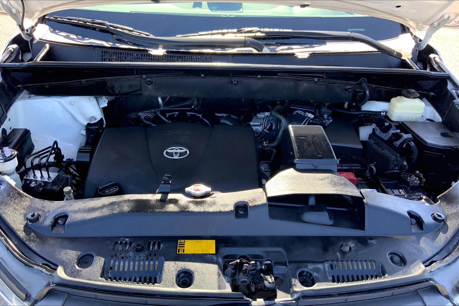 2018 Toyota Highlander photo 31 of 36