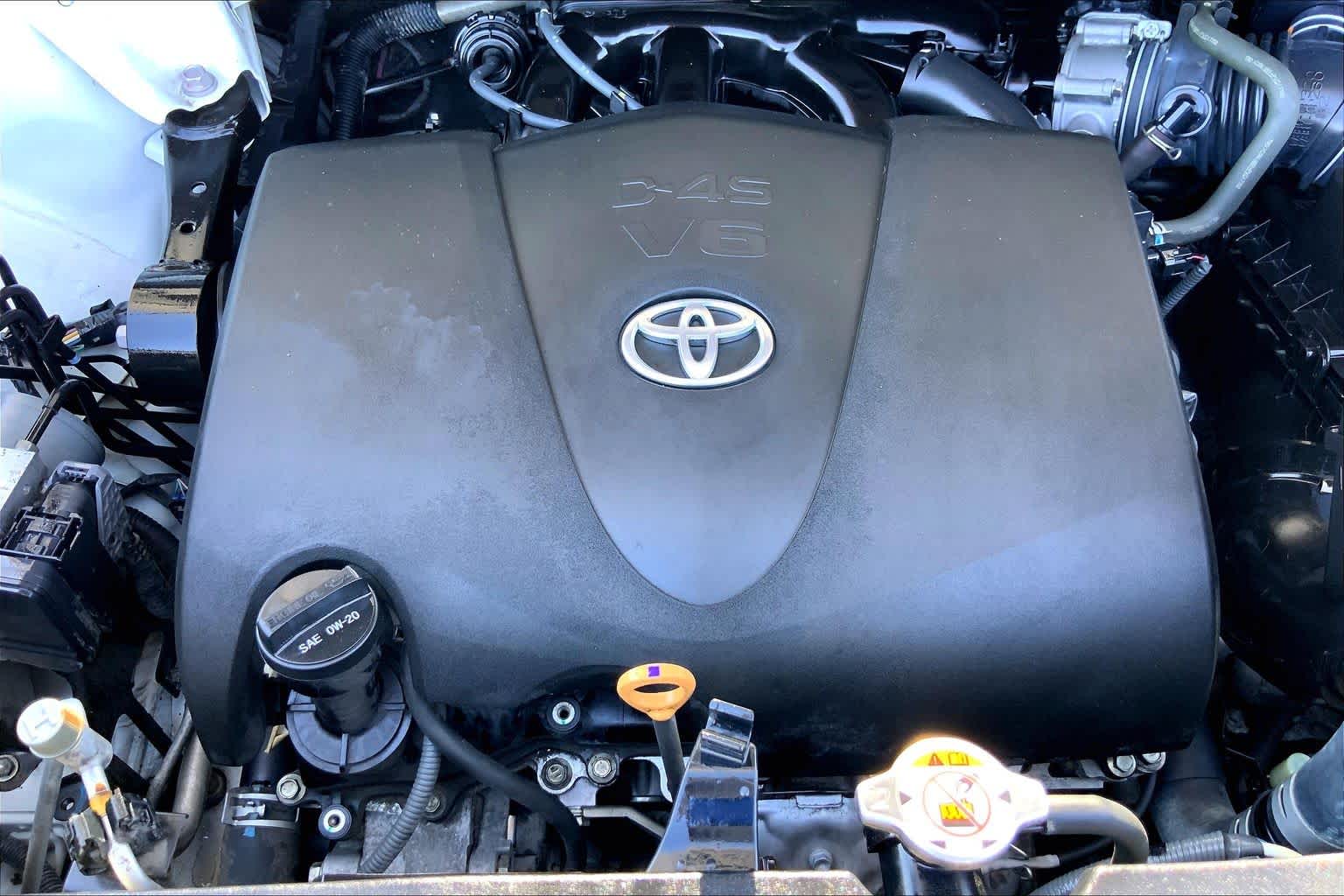 2018 Toyota Highlander photo 32 of 36