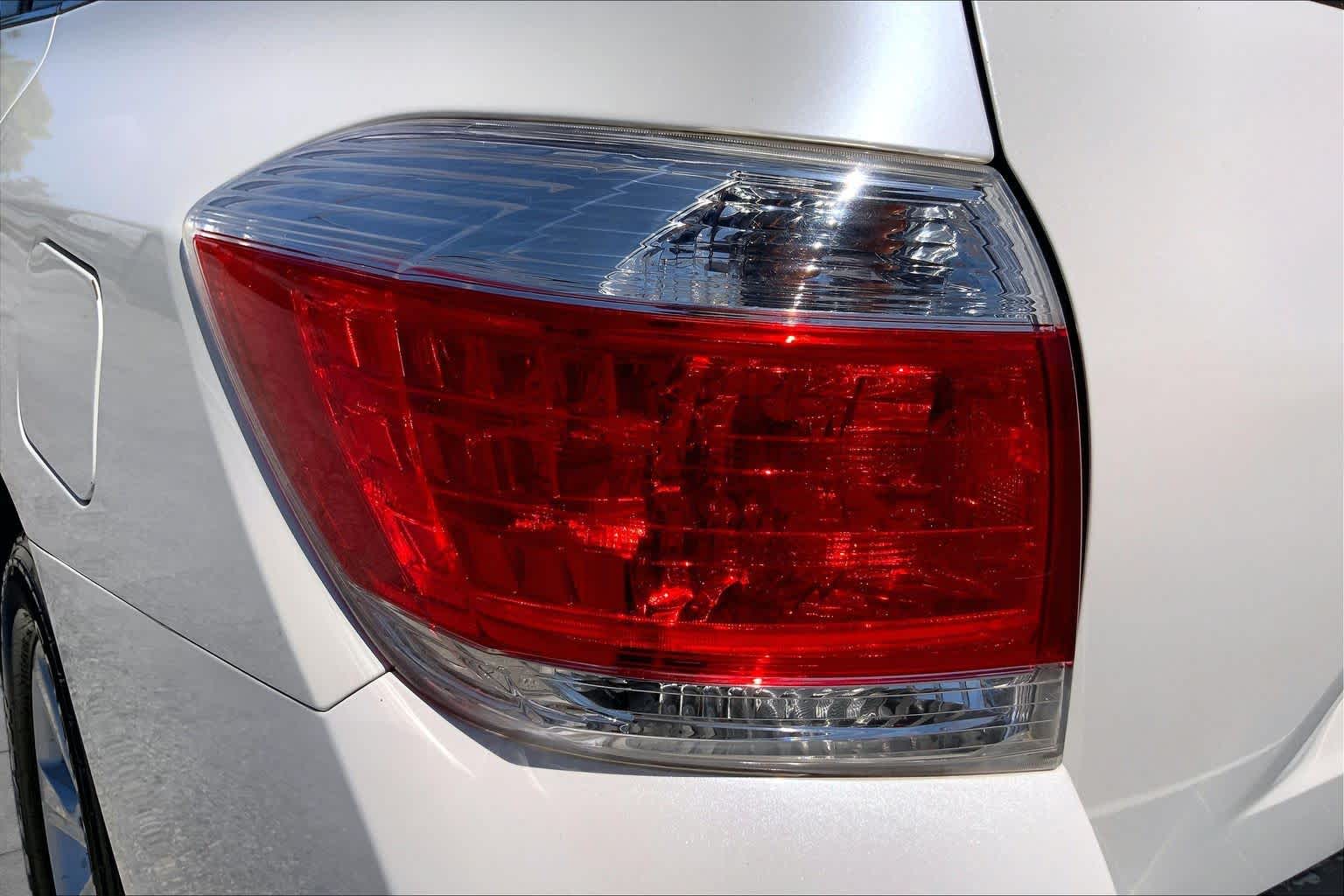2012 Toyota Highlander  Blizzard Pearl at Mac Haik Ford
