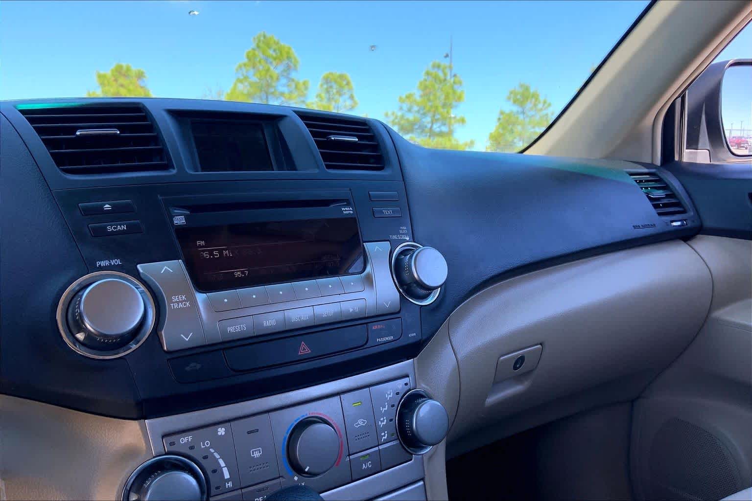 2012 Toyota Highlander  Blizzard Pearl at Mac Haik Ford