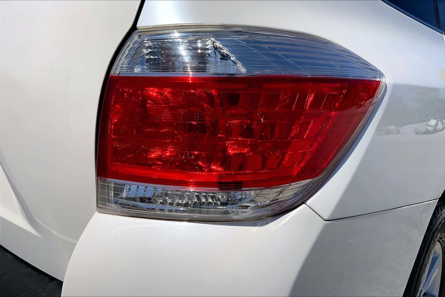 2012 Toyota Highlander  Blizzard Pearl at Mac Haik Ford