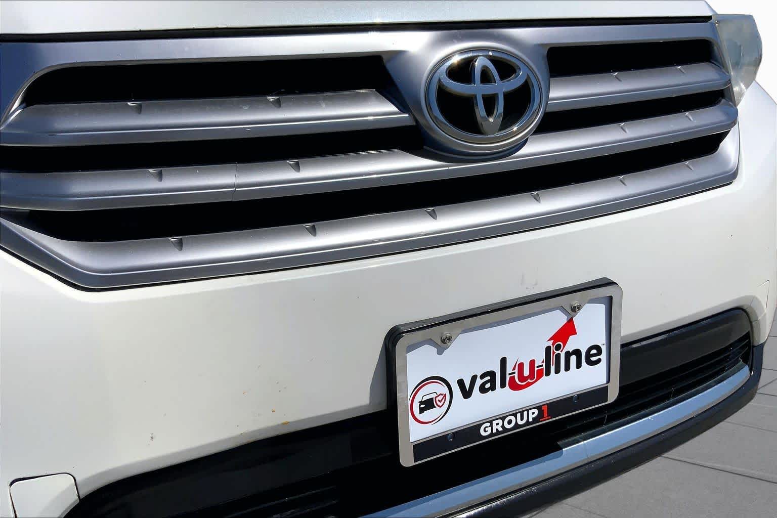 2012 Toyota Highlander  Blizzard Pearl at Mac Haik Ford