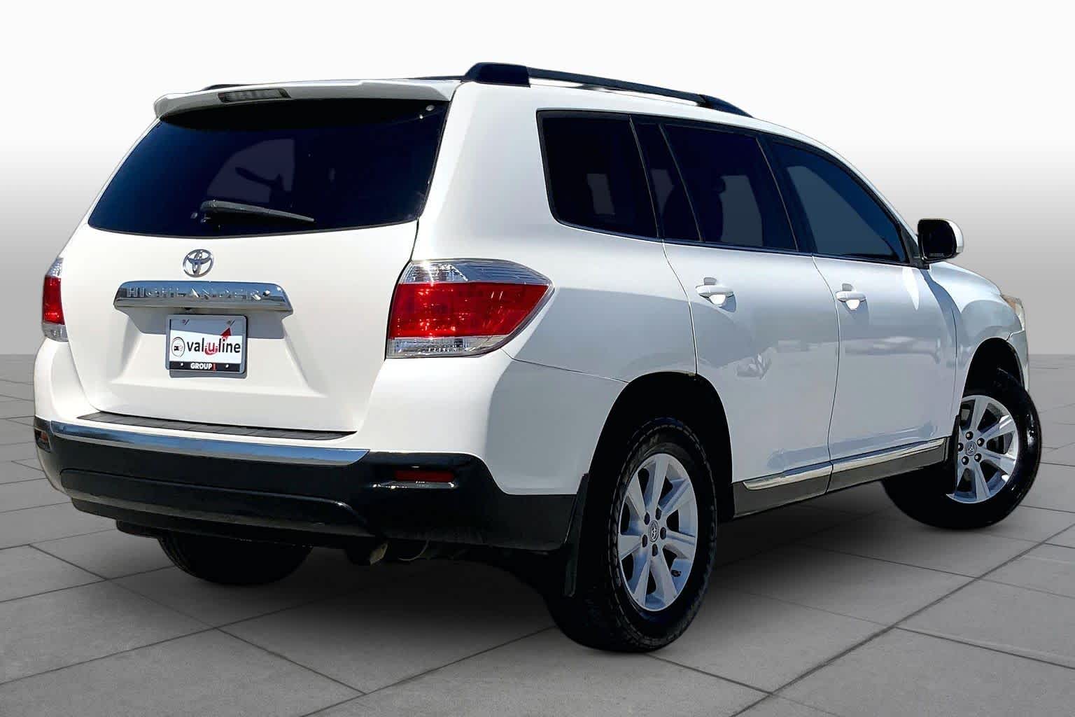 2012 Toyota Highlander  Blizzard Pearl at Mac Haik Ford