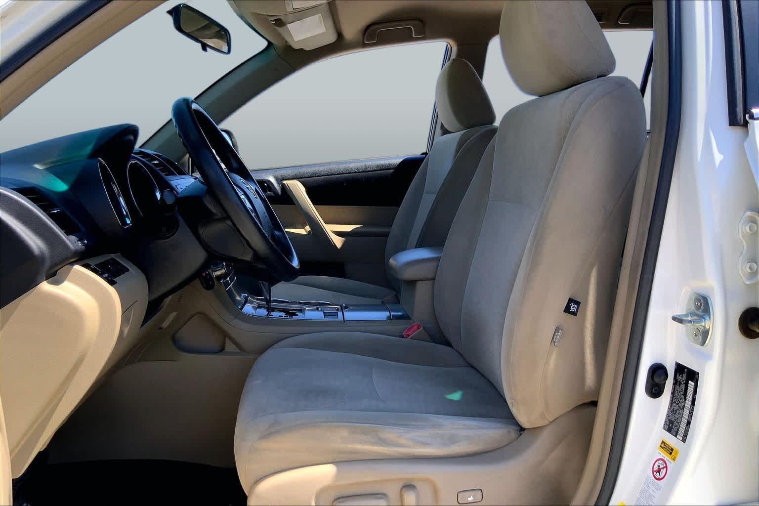 2012 Toyota Highlander  Blizzard Pearl at Mac Haik Ford