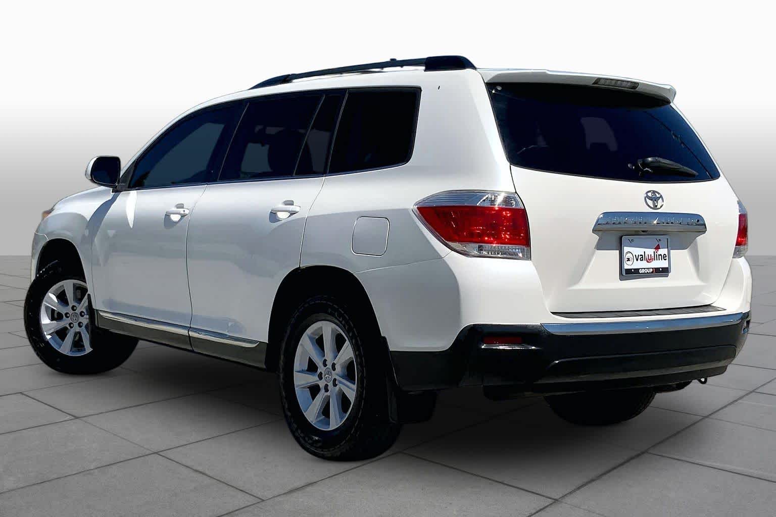 2012 Toyota Highlander  Blizzard Pearl at Mac Haik Ford