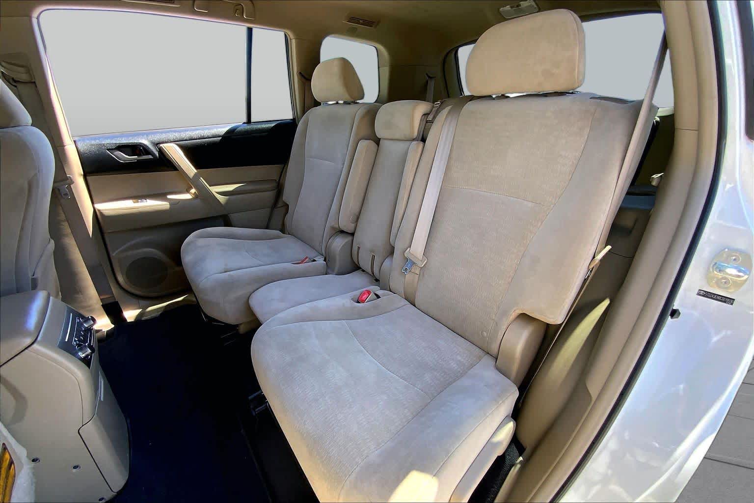 2012 Toyota Highlander  Blizzard Pearl at Mac Haik Ford