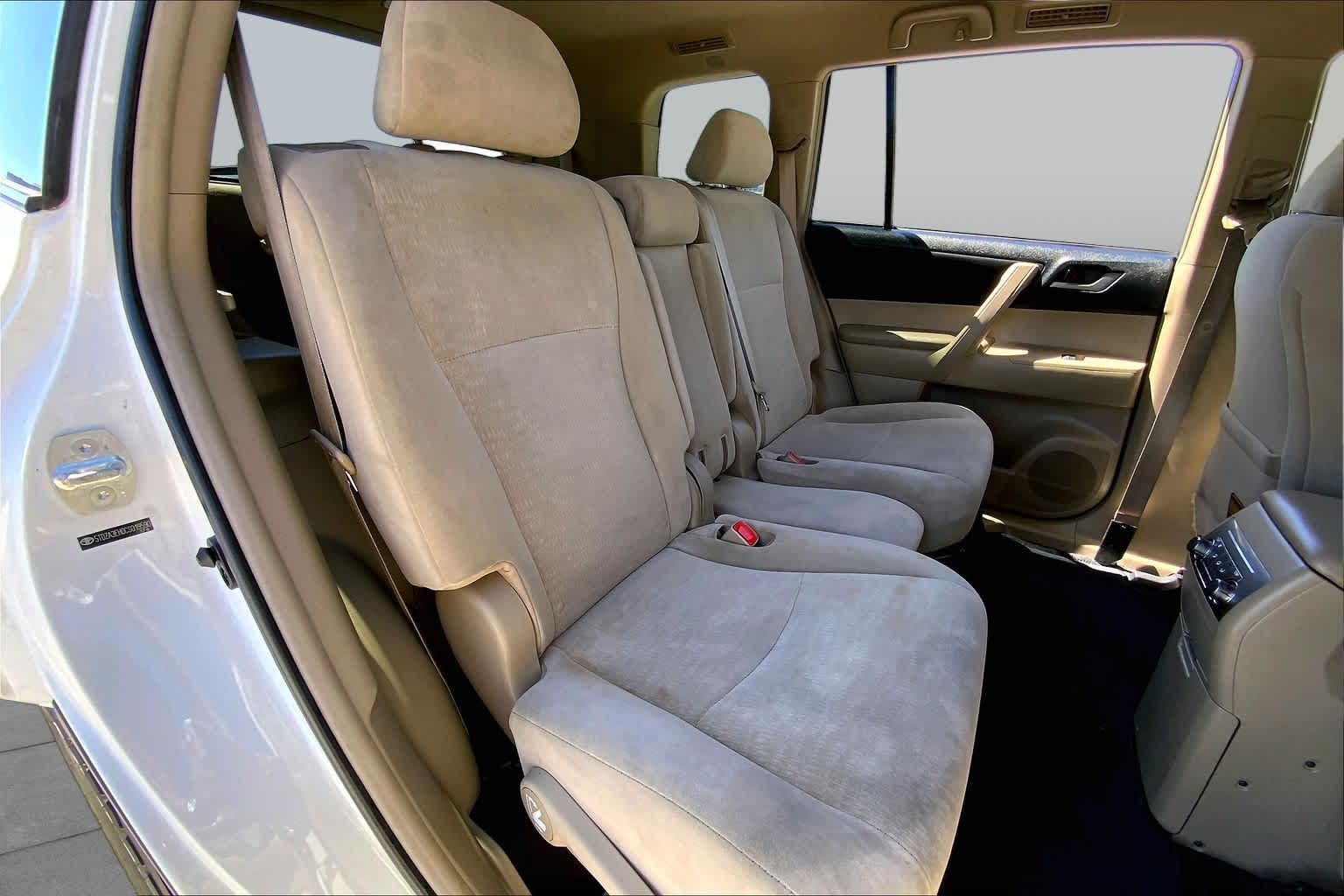 2012 Toyota Highlander  Blizzard Pearl at Mac Haik Ford