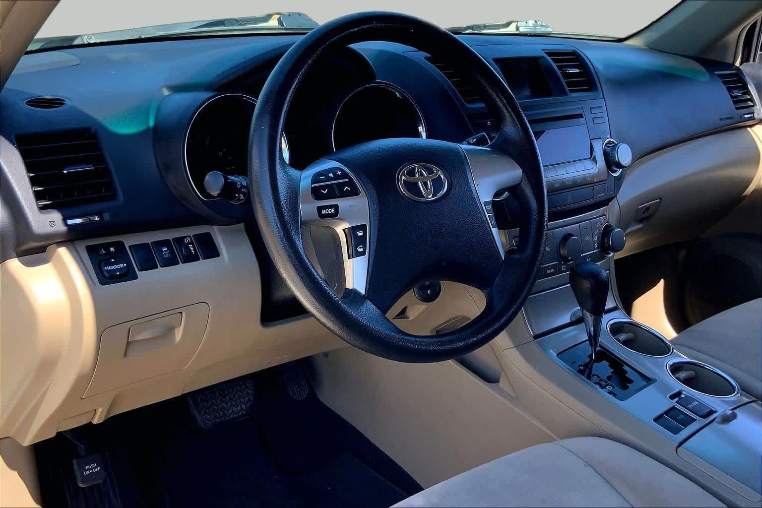 2012 Toyota Highlander  Blizzard Pearl at Mac Haik Ford