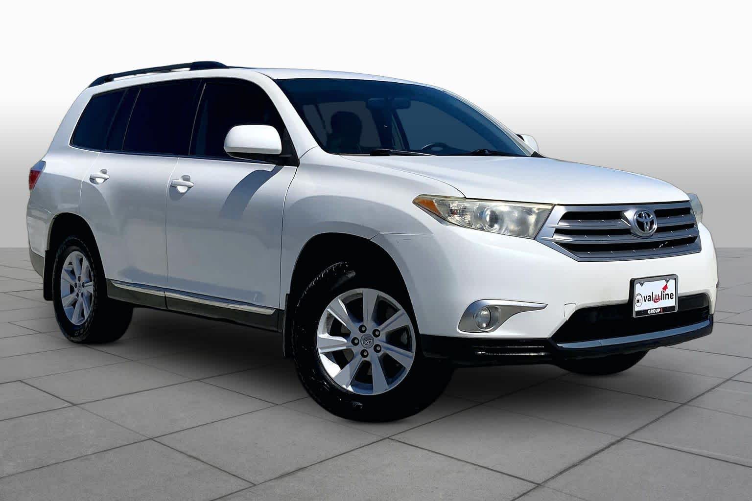 2012 Toyota Highlander  Blizzard Pearl at Mac Haik Ford