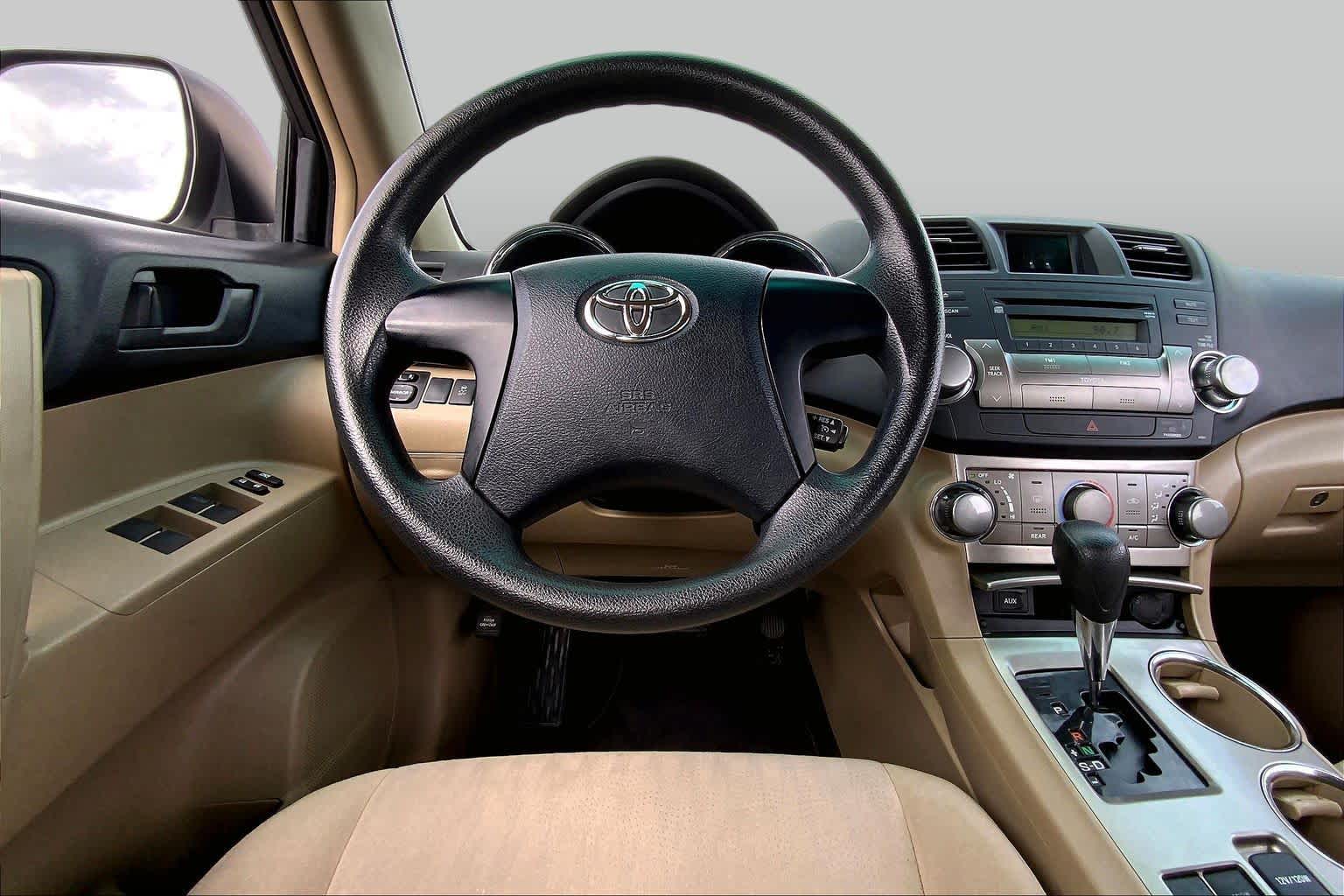 2012 Toyota Highlander photo 6 of 35