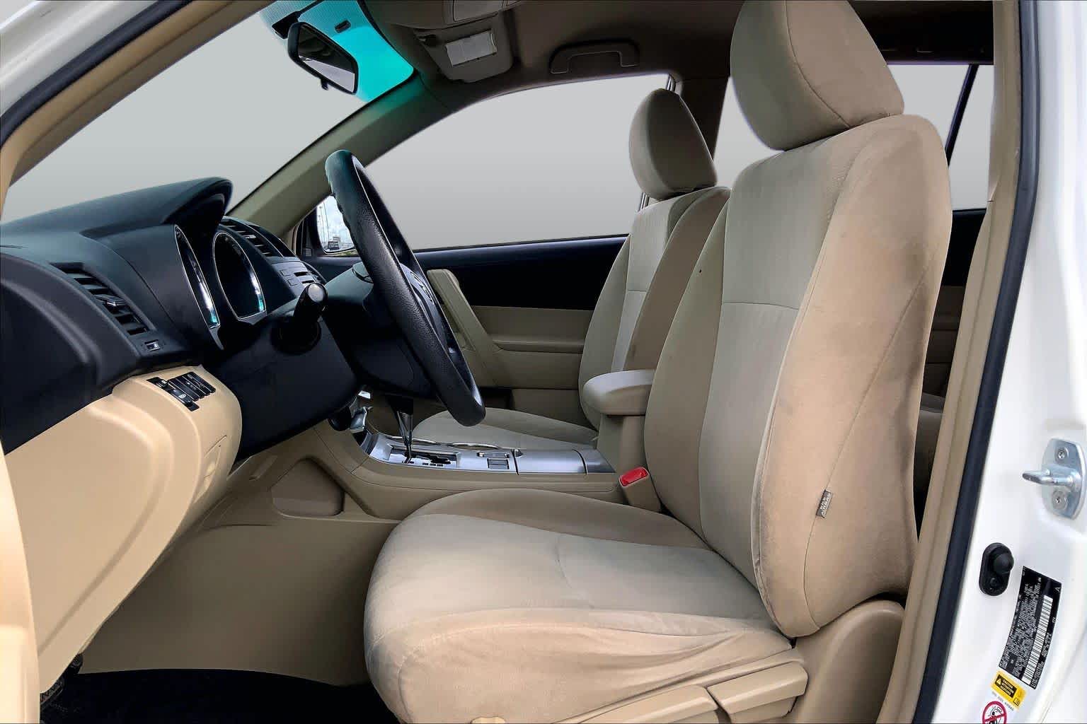 2012 Toyota Highlander photo 8 of 35