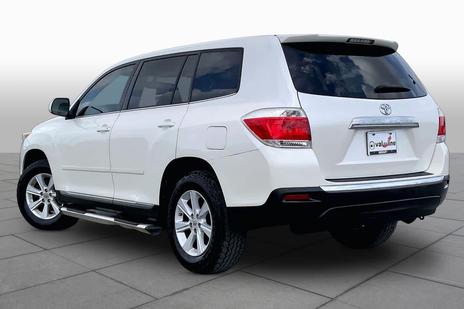 2012 Toyota Highlander photo 12 of 35