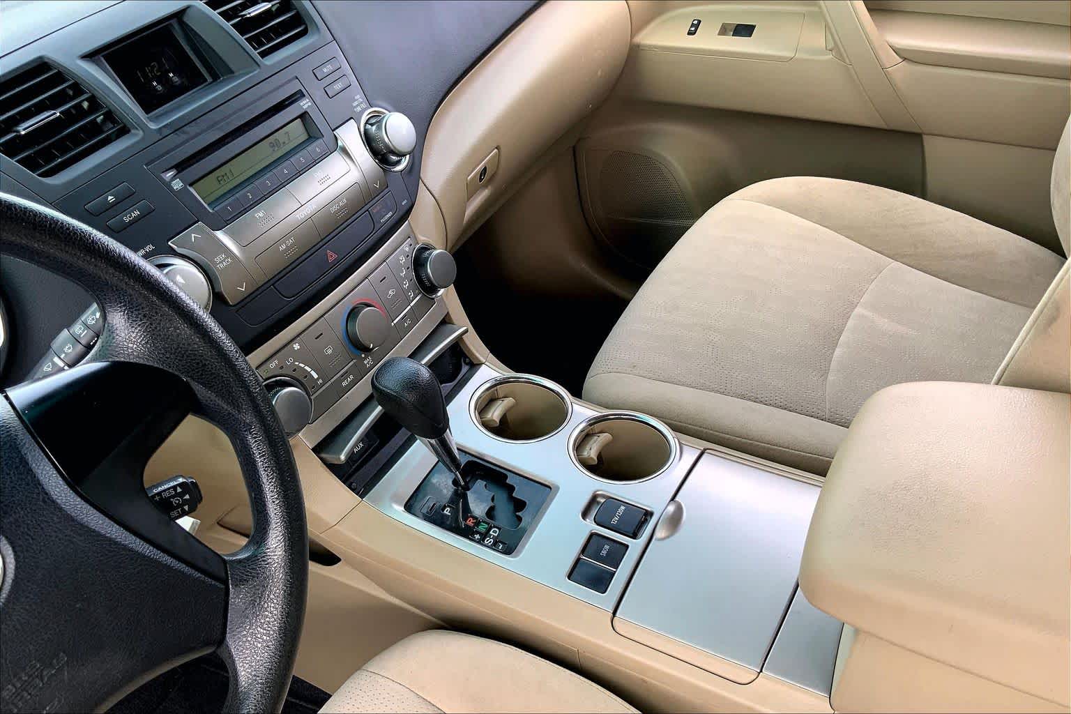 2012 Toyota Highlander photo 16 of 35