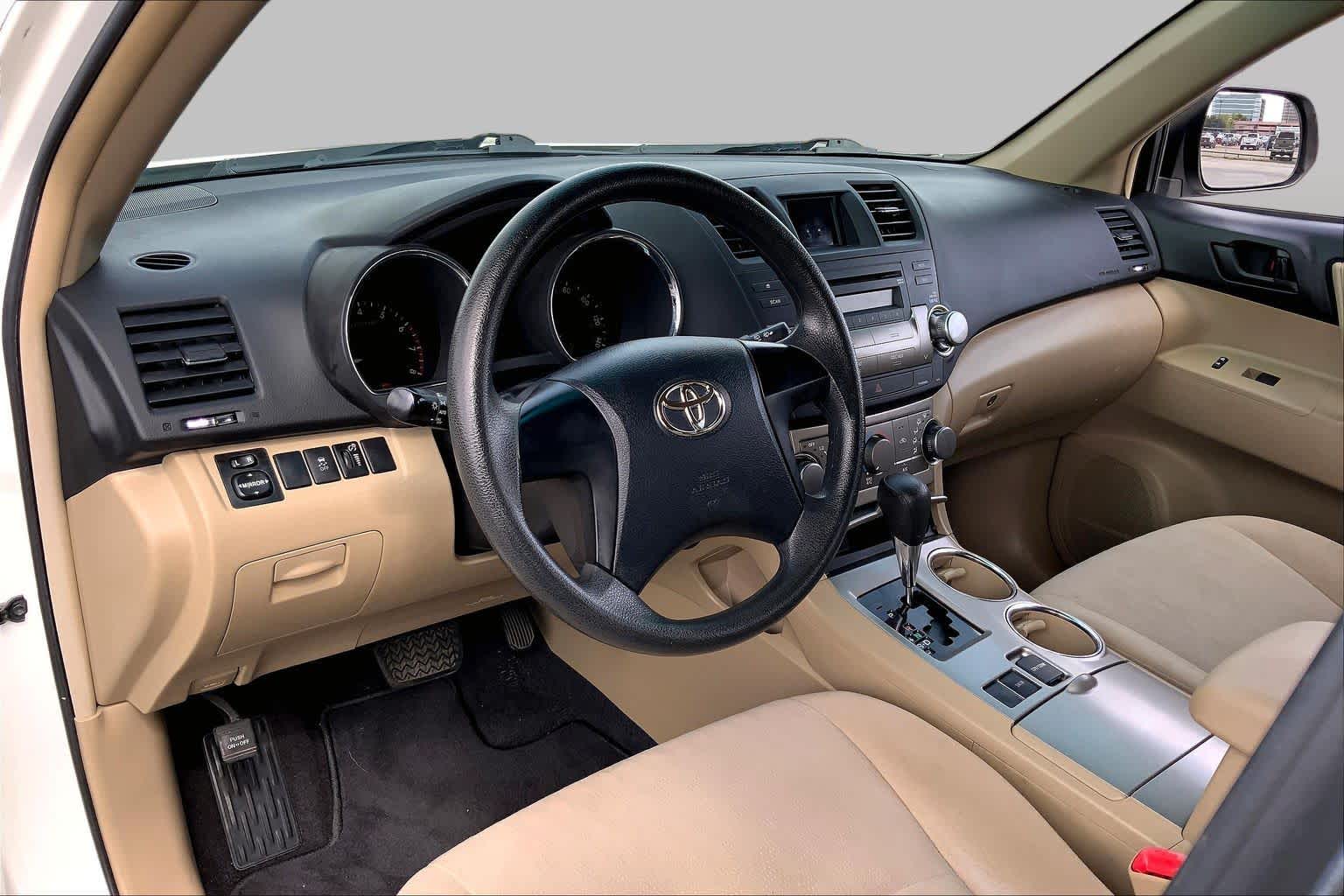 2012 Toyota Highlander photo 17 of 35