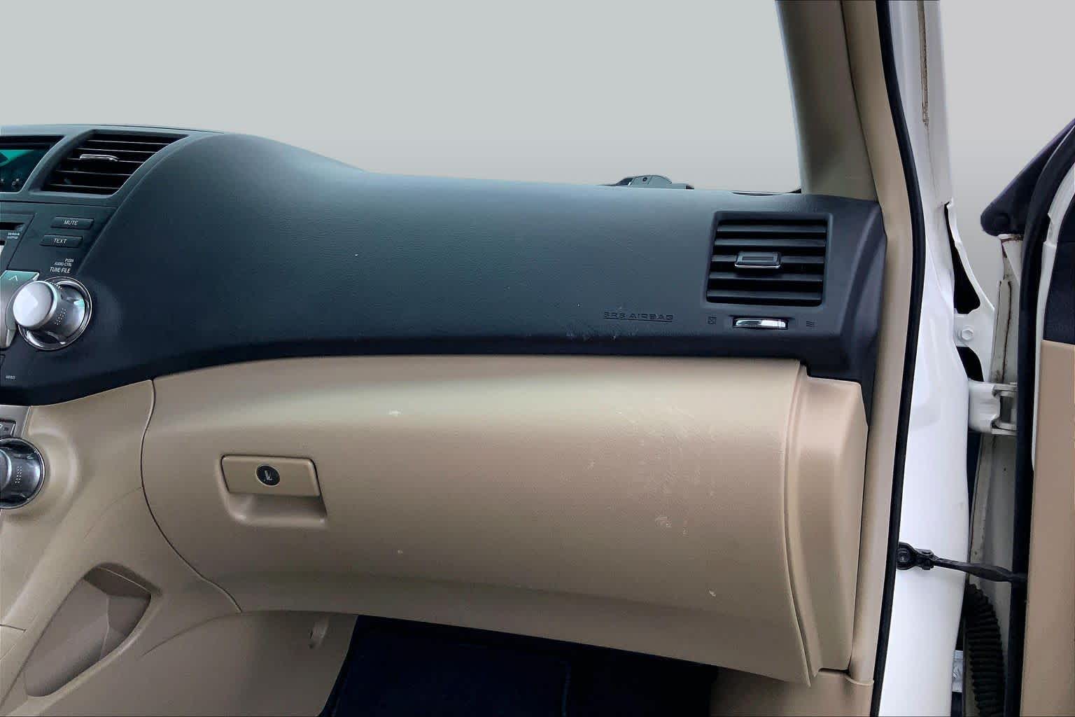 2012 Toyota Highlander photo 18 of 35